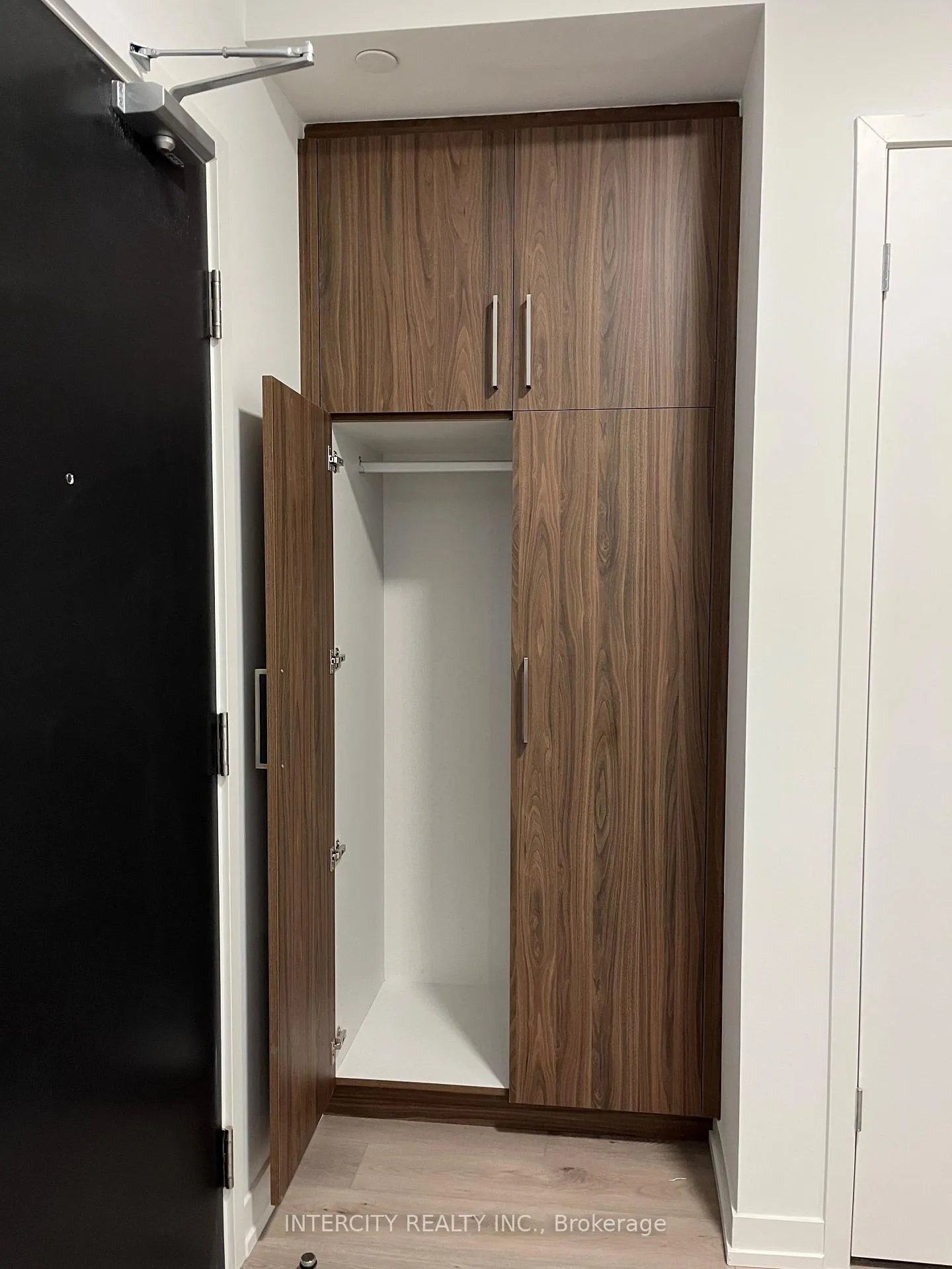 Photo 3 of Unit 202, 863 St. Clair Avenue W, Toronto, Wychwood — HOMEH