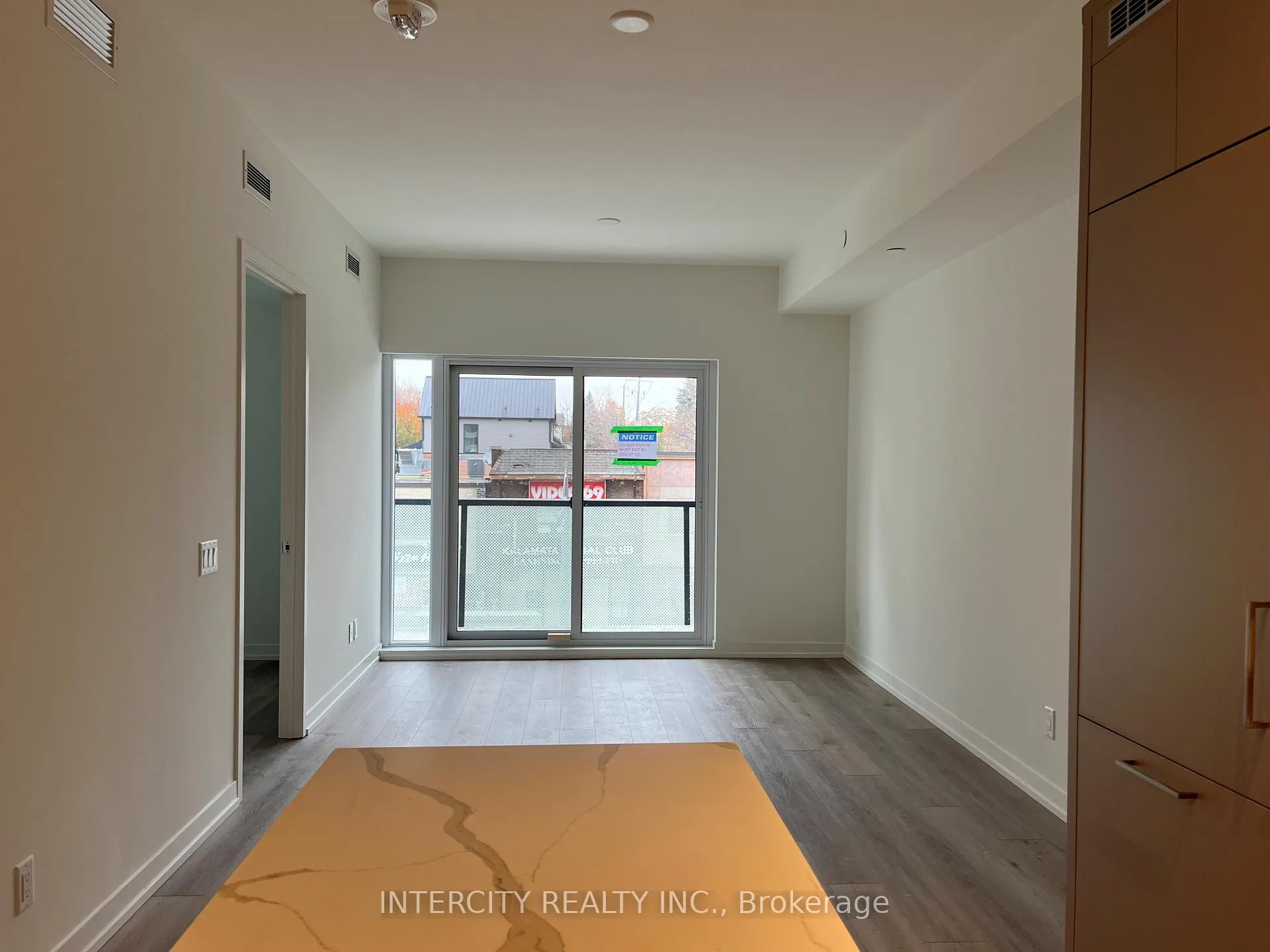 Photo 4 of Unit 202, 863 St. Clair Avenue W, Toronto, Wychwood — HOMEH