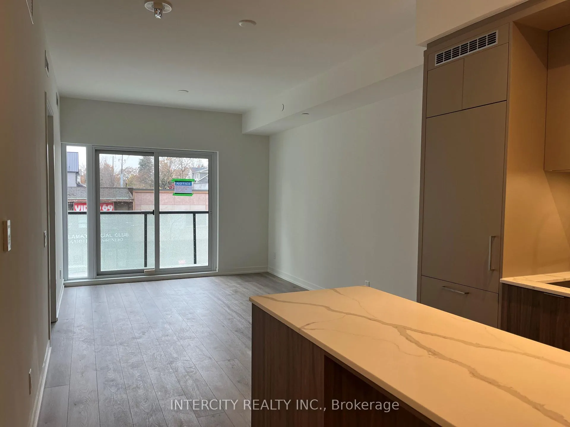 Photo 5 of Unit 202, 863 St. Clair Avenue W, Toronto, Wychwood — HOMEH