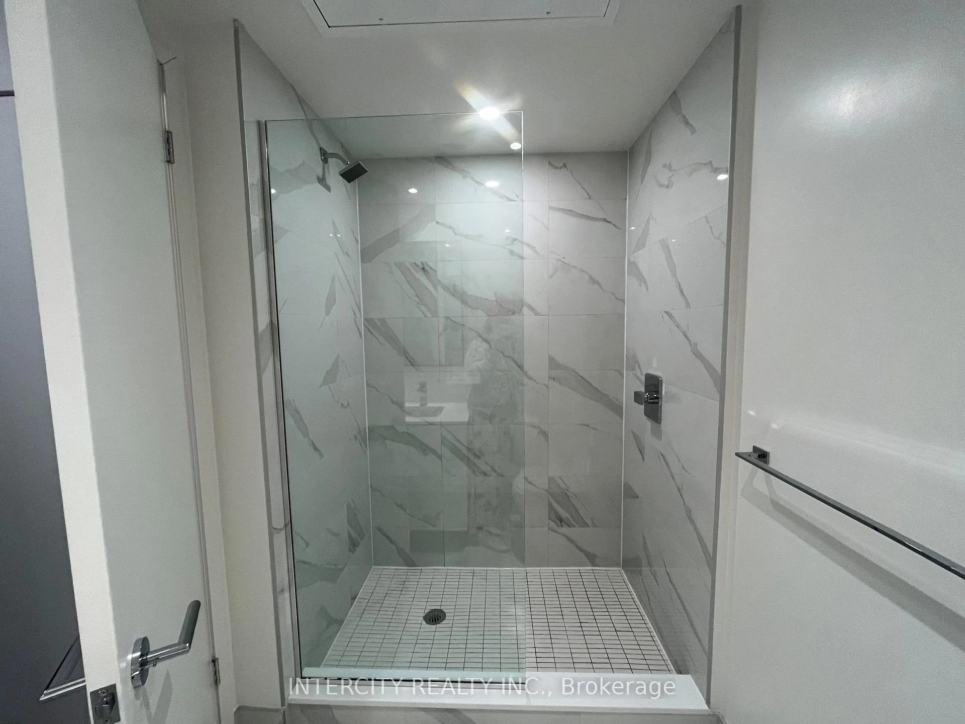 Photo 10 of Unit 202, 863 St. Clair Avenue W, Toronto, Wychwood — HOMEH