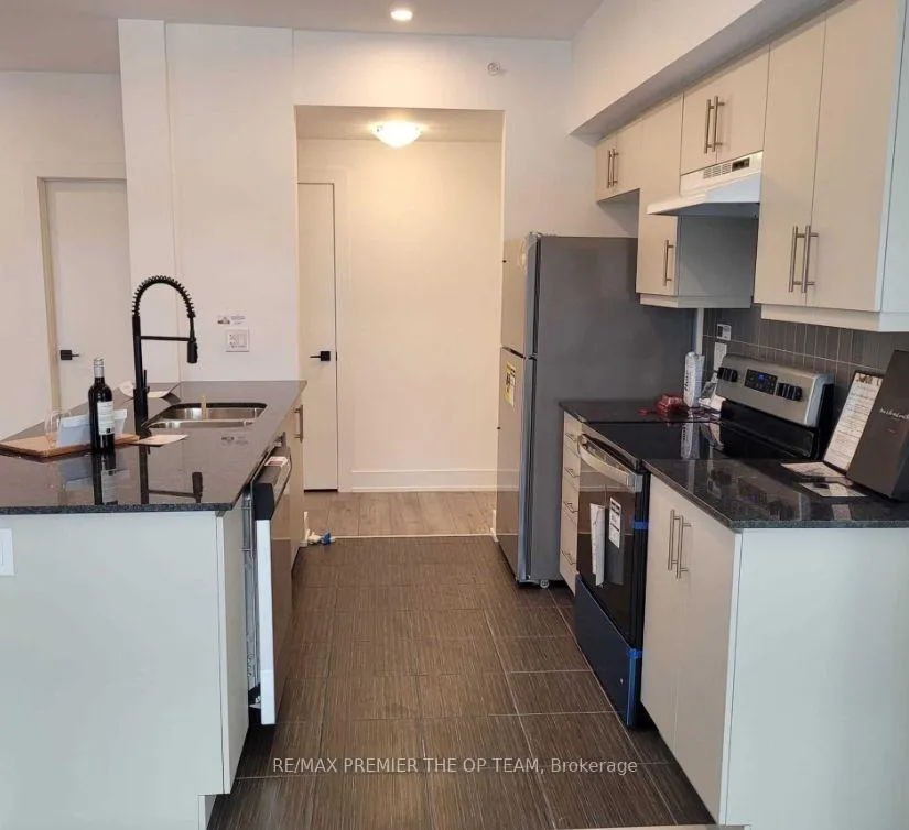 Photo 4 of Unit 218, 4 Spice Way, Barrie, Rural Barrie Southeast — HOMEH