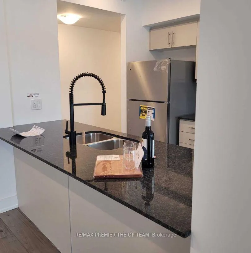 Photo 5 of Unit 218, 4 Spice Way, Barrie, Rural Barrie Southeast — HOMEH