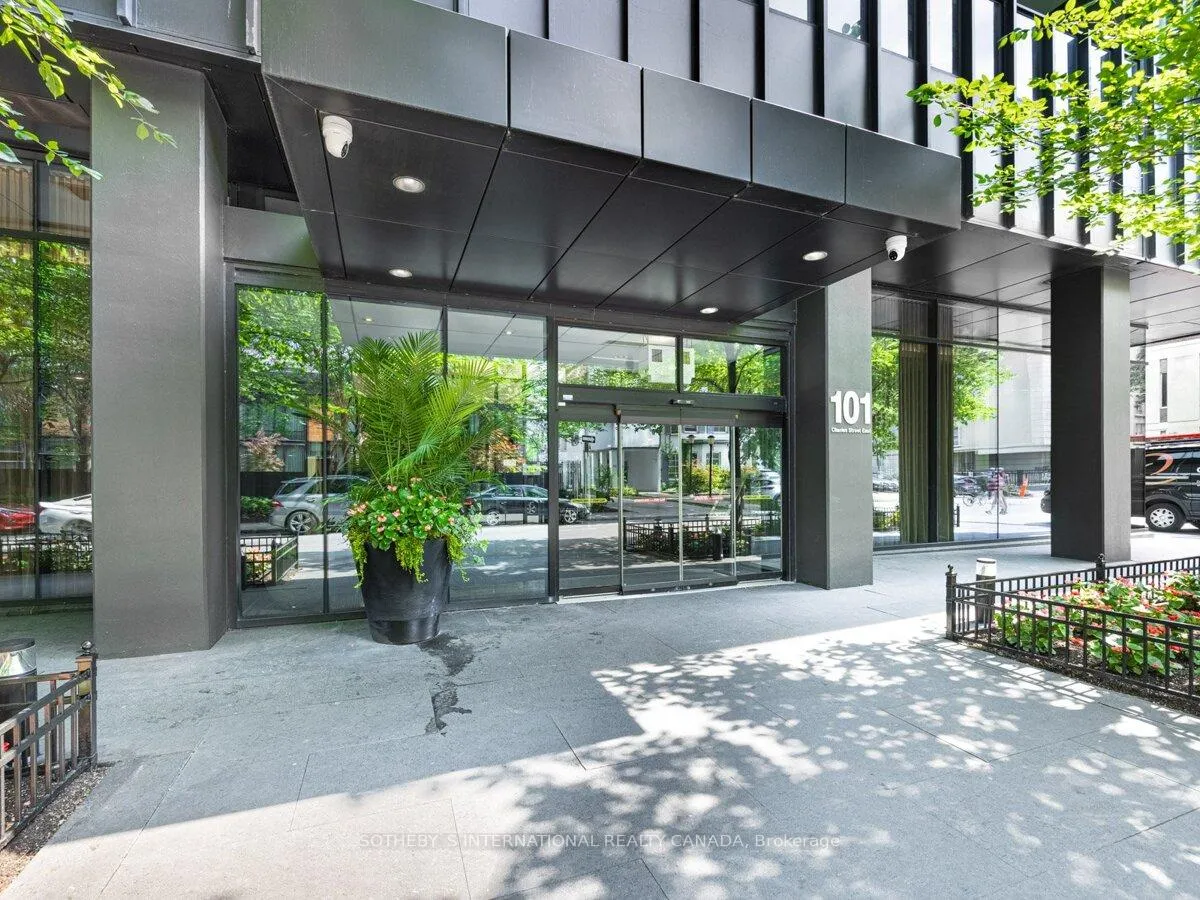 Photo 3 of Unit 3204, 101 Charles Street E, Toronto, Church-Yonge Corridor — HOMEH