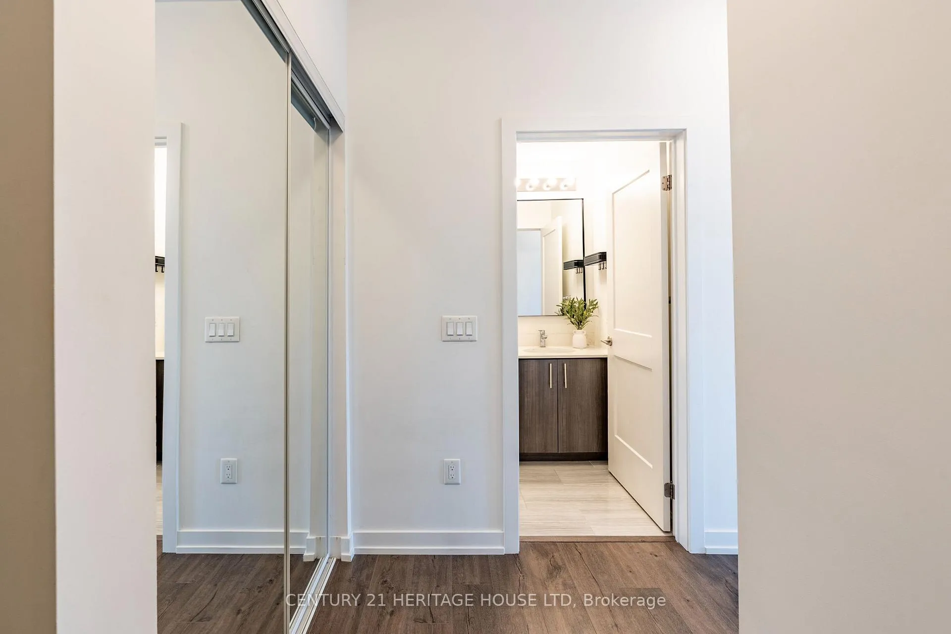 Photo 7 of Unit 512, 251 Northfield Drive E, Waterloo — HOMEH