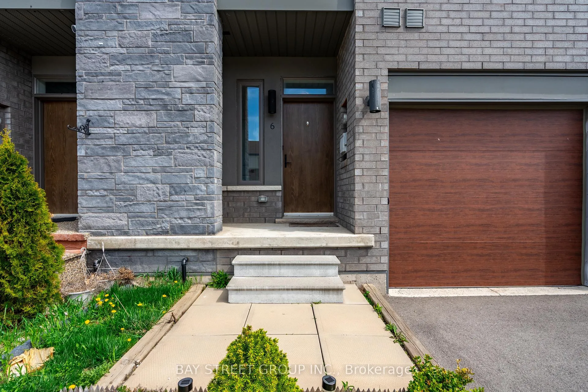 Photo 3 of 6 Bedrock Drive, Hamilton, Stoney Creek — HOMEH