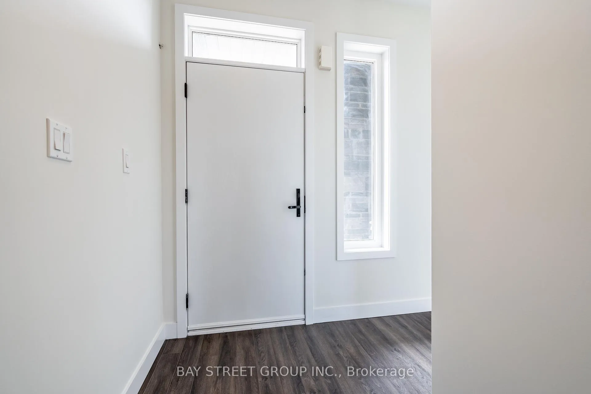 Photo 4 of 6 Bedrock Drive, Hamilton, Stoney Creek — HOMEH
