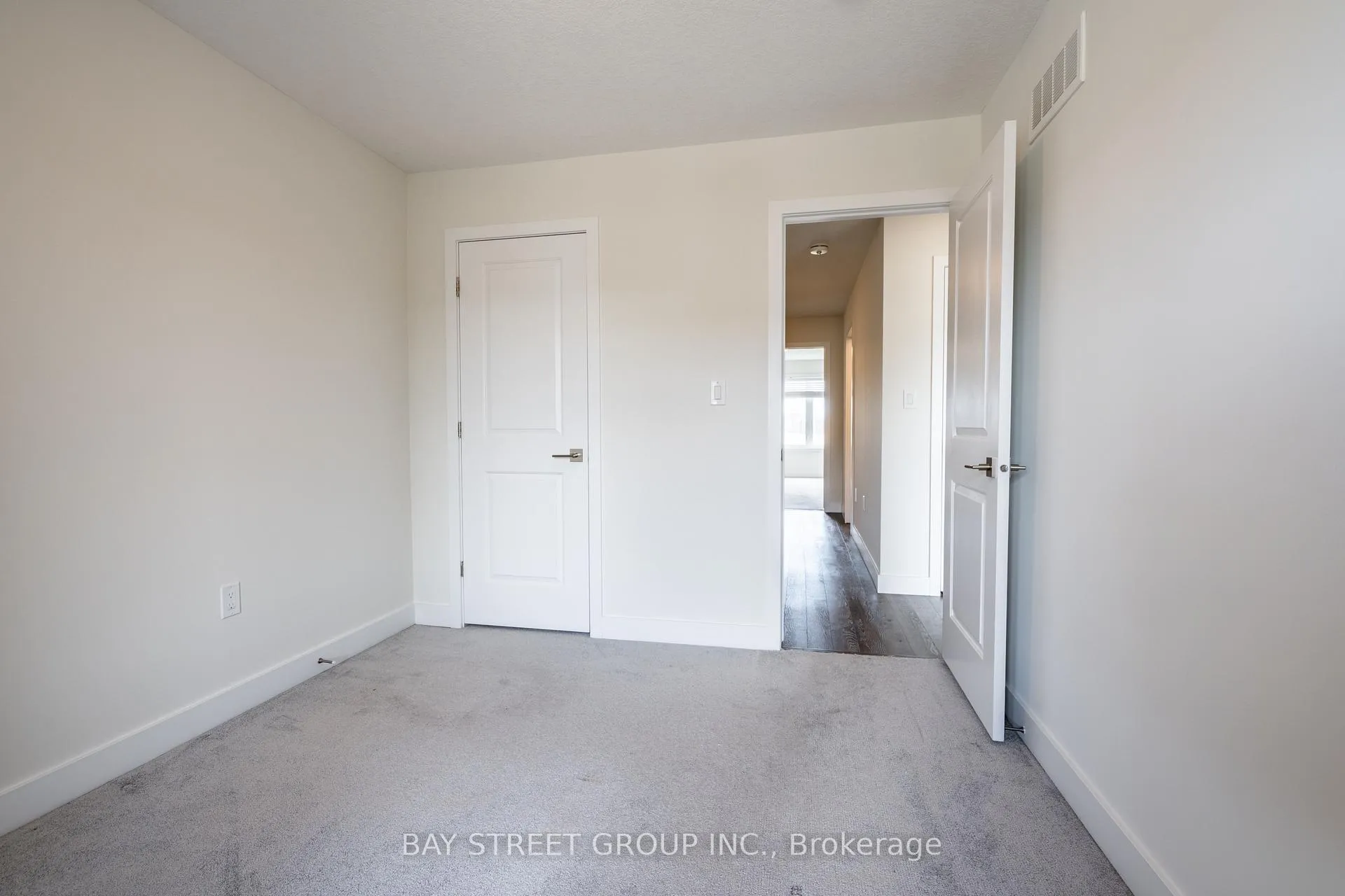 Photo 19 of 6 Bedrock Drive, Hamilton, Stoney Creek — HOMEH