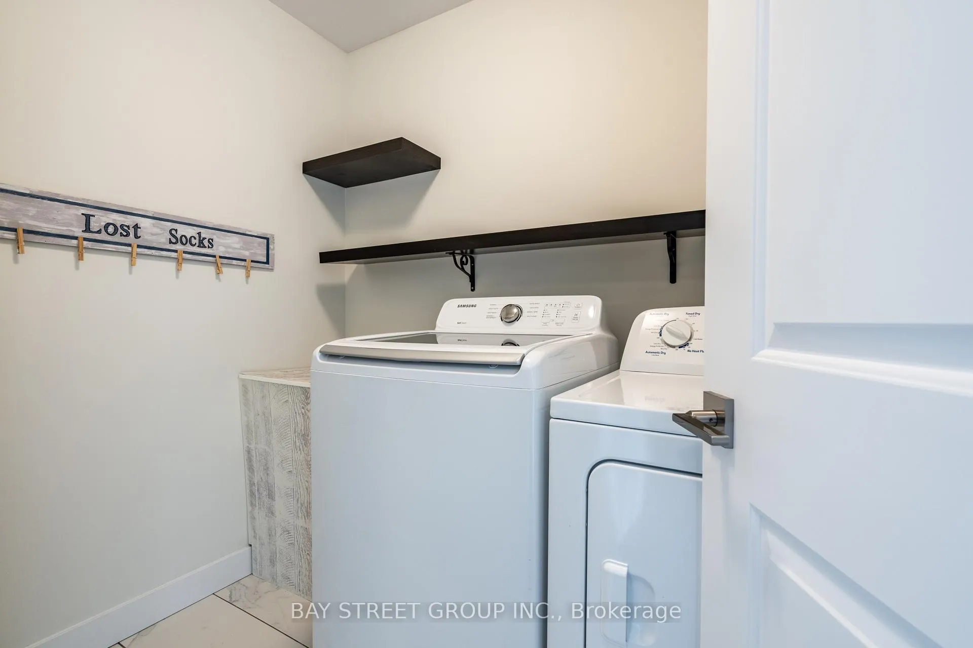 Photo 23 of 6 Bedrock Drive, Hamilton, Stoney Creek — HOMEH