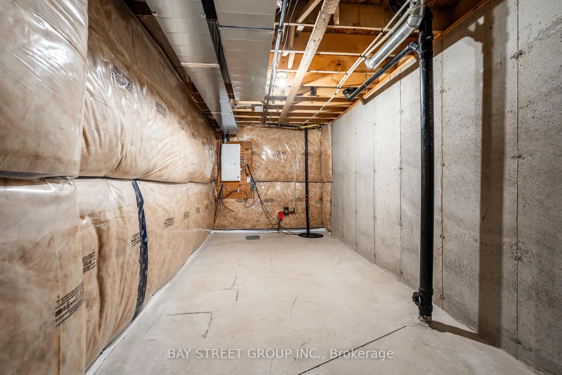 Photo 35 of 6 Bedrock Drive, Hamilton, Stoney Creek — HOMEH