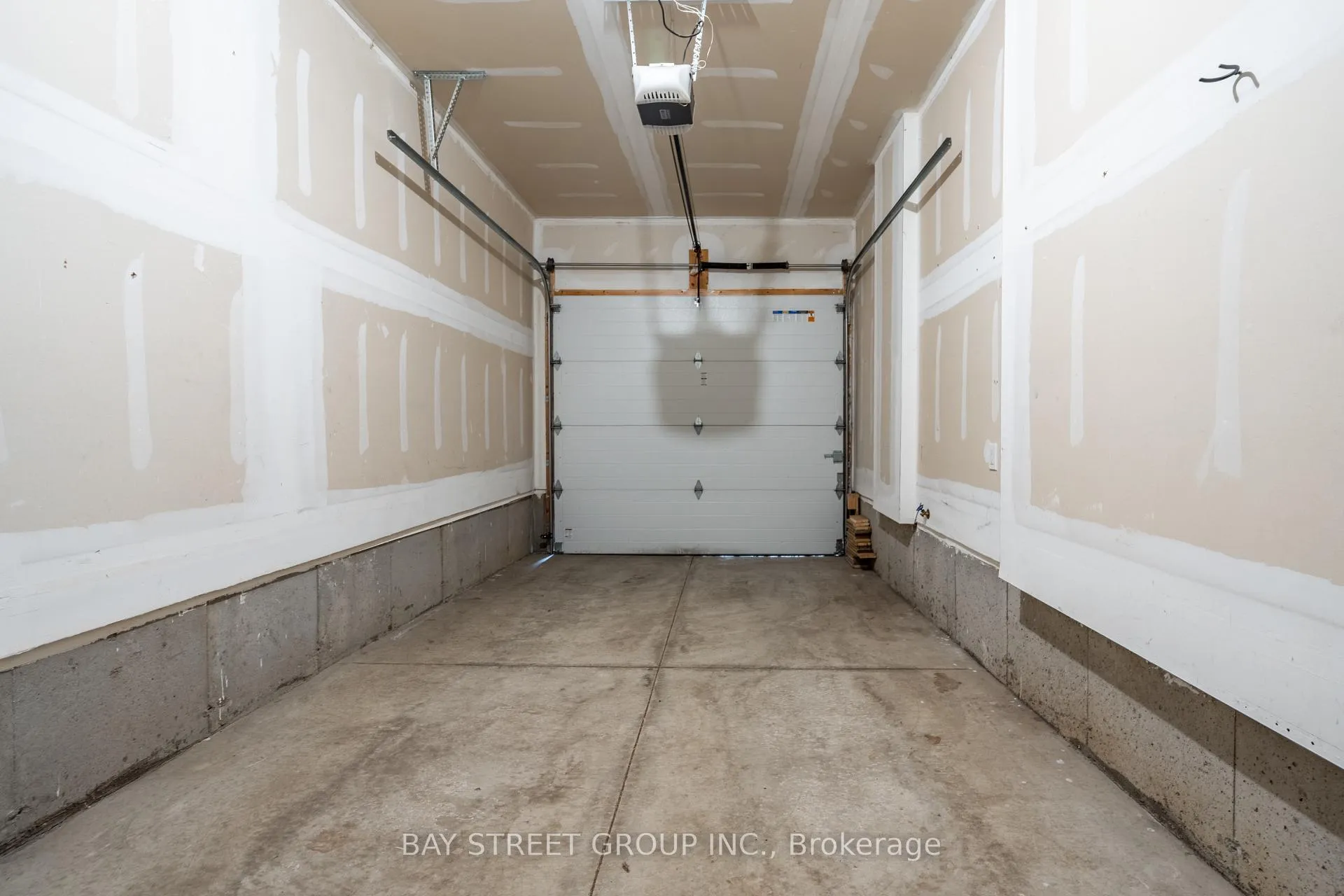 Photo 36 of 6 Bedrock Drive, Hamilton, Stoney Creek — HOMEH