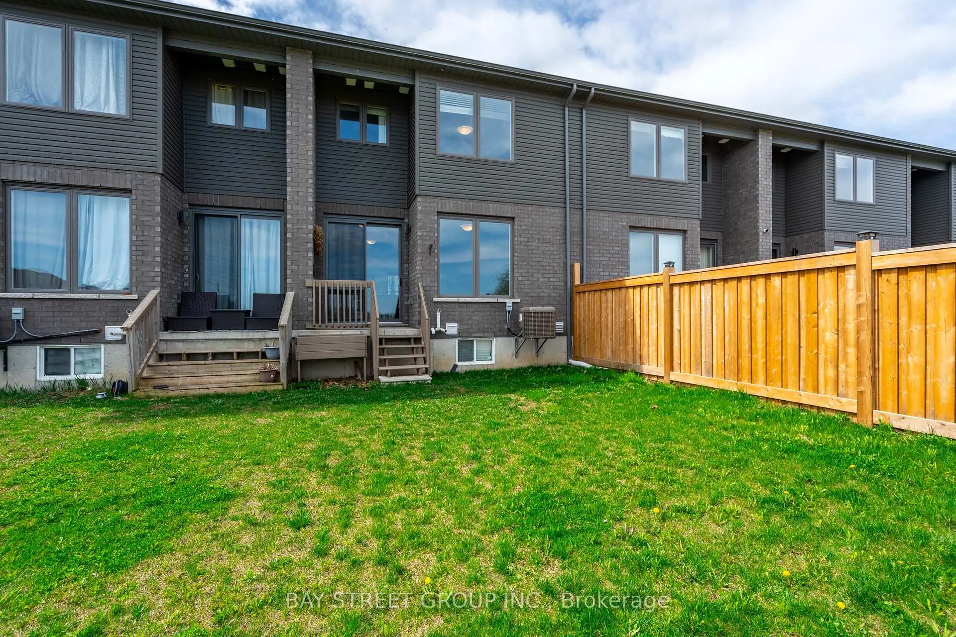 Photo 37 of 6 Bedrock Drive, Hamilton, Stoney Creek — HOMEH