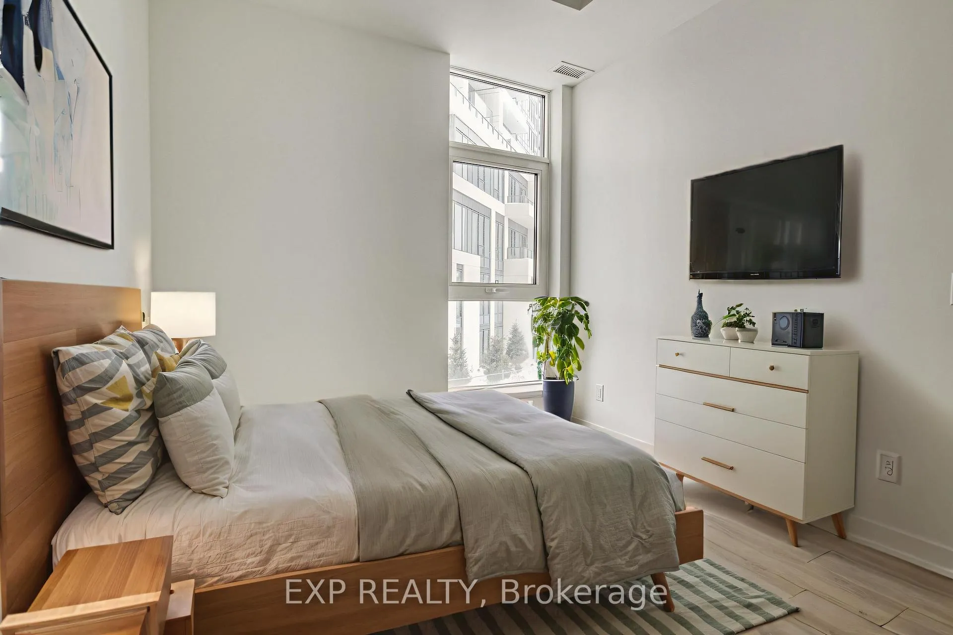 Photo 5 of Unit 207, 25 Wellington Street S, Kitchener — HOMEH