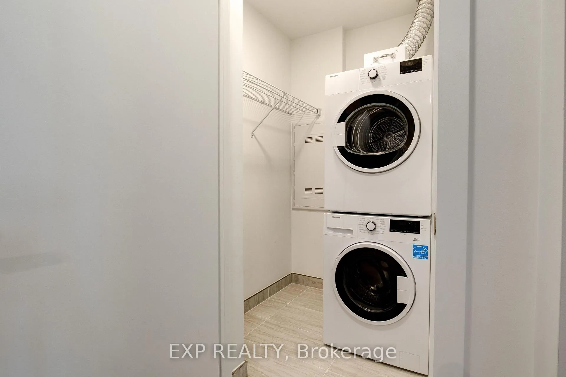 Photo 9 of Unit 207, 25 Wellington Street S, Kitchener — HOMEH