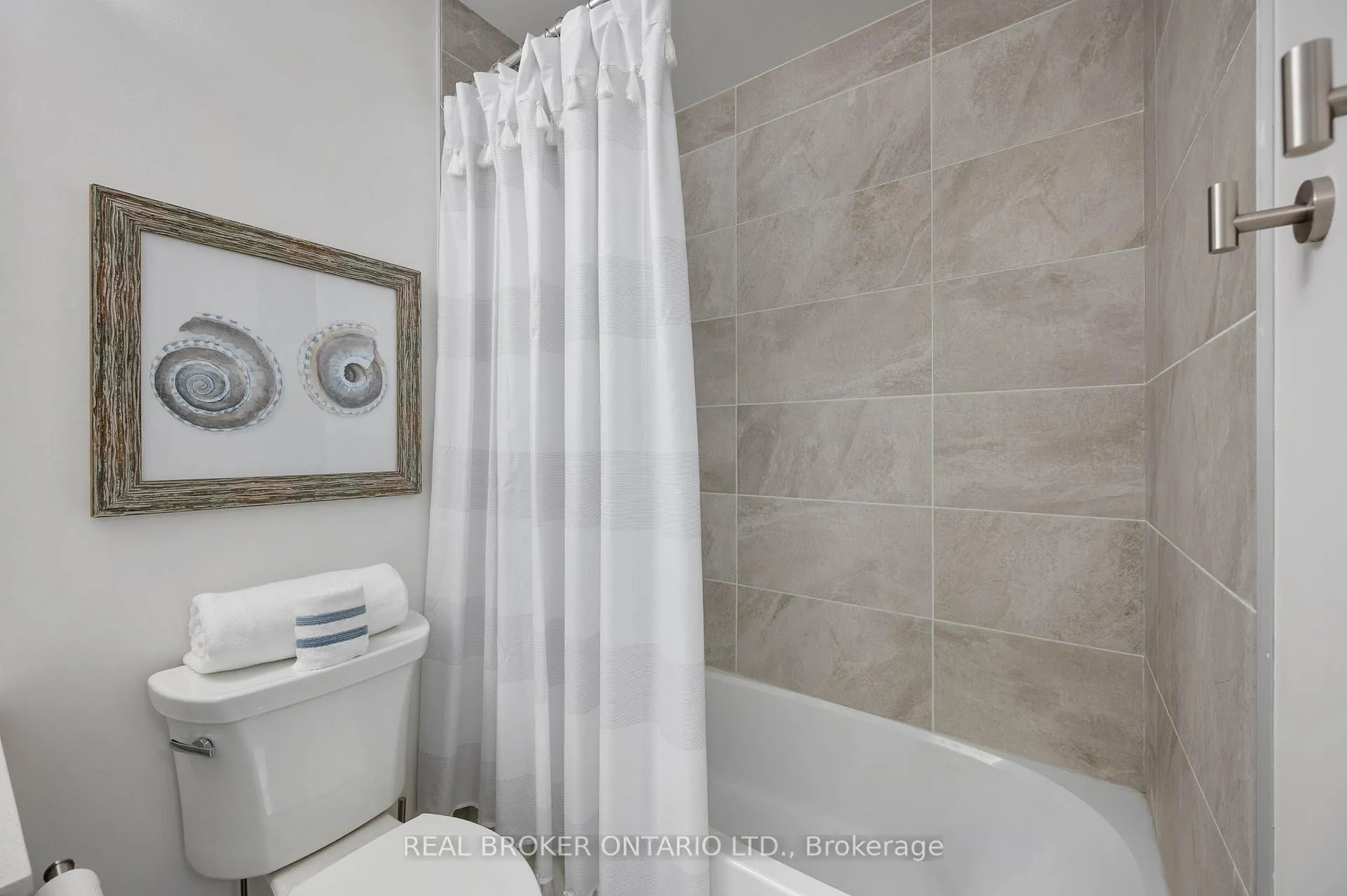 Photo 16 of Unit G4, 20 Palace Street, Kitchener — HOMEH