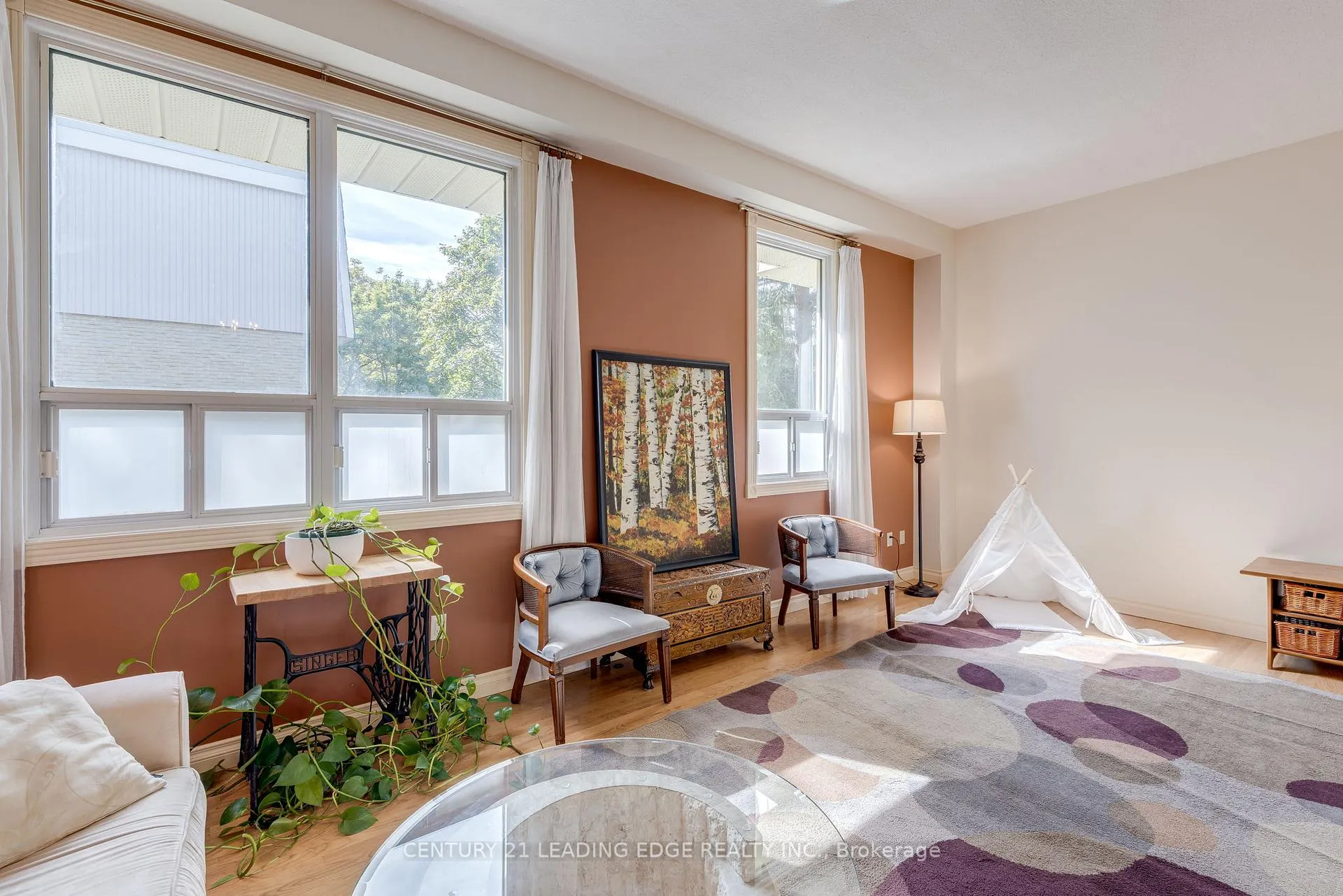 Photo 6 of 129 Poplar Crescent, Aurora, Aurora Highlands — HOMEH
