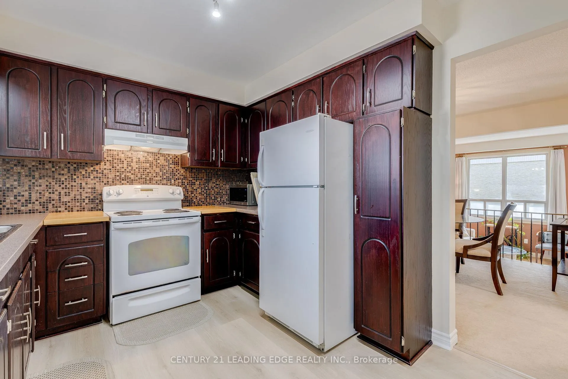 Photo 9 of 129 Poplar Crescent, Aurora, Aurora Highlands — HOMEH