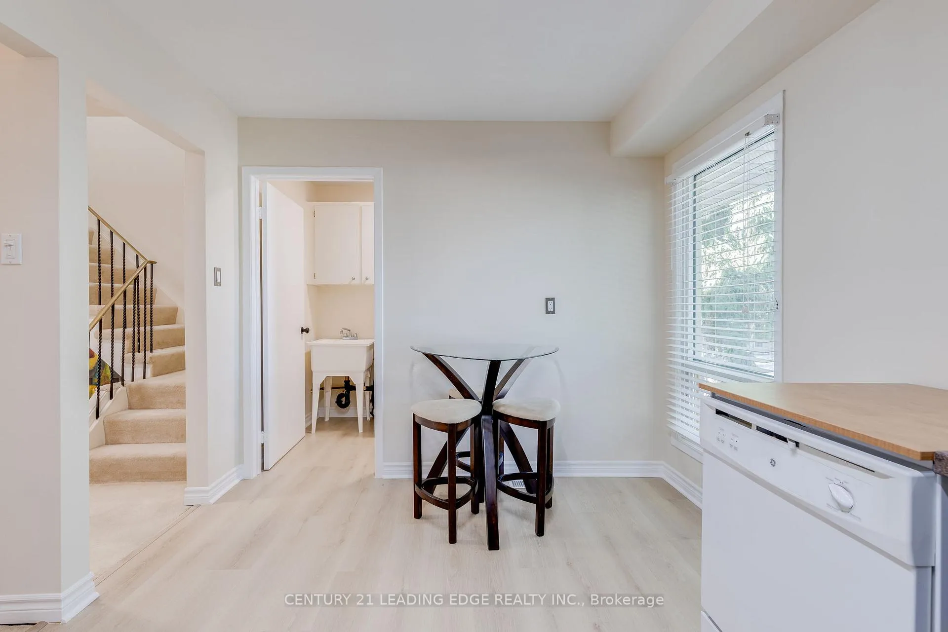 Photo 10 of 129 Poplar Crescent, Aurora, Aurora Highlands — HOMEH