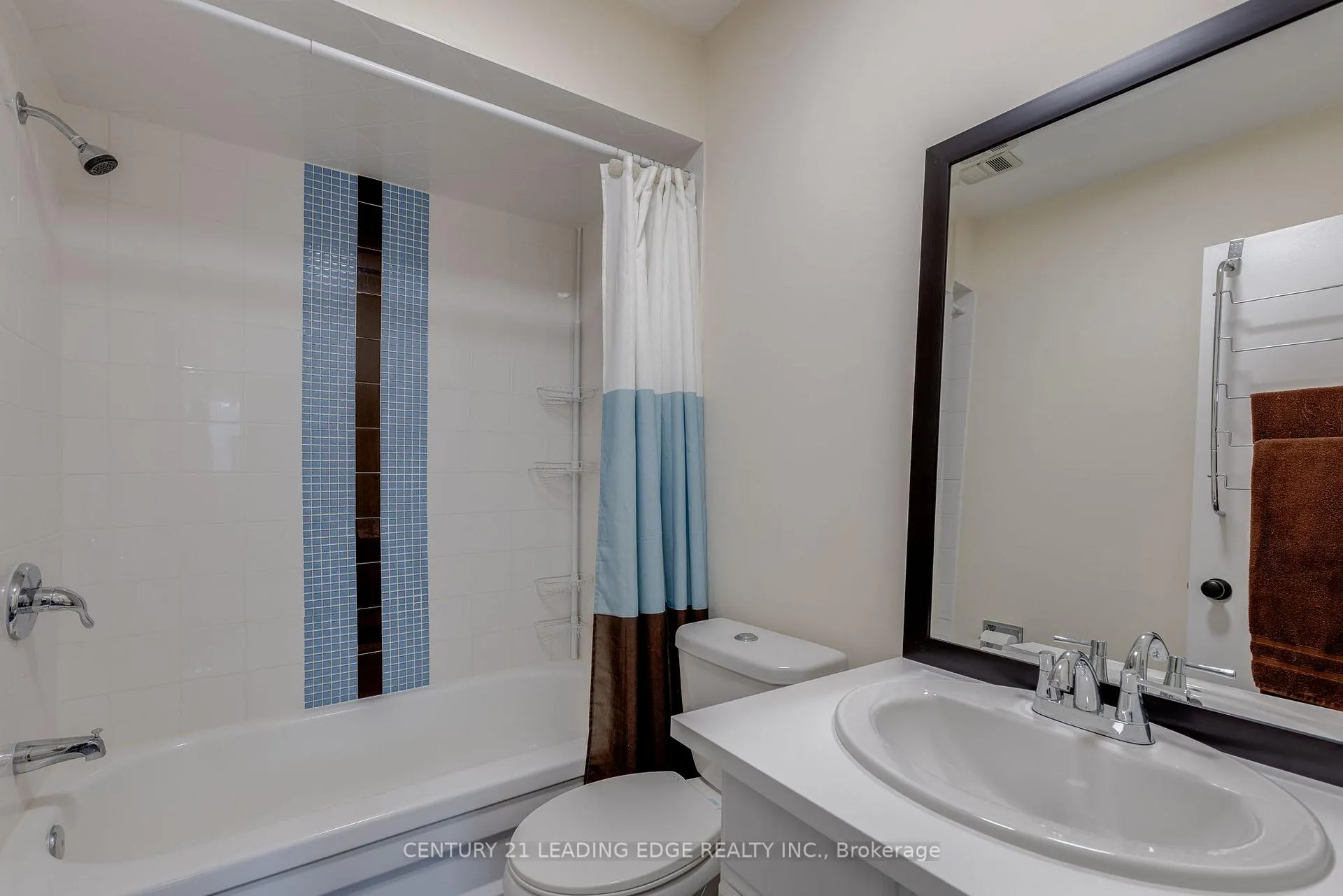 Photo 16 of 129 Poplar Crescent, Aurora, Aurora Highlands — HOMEH