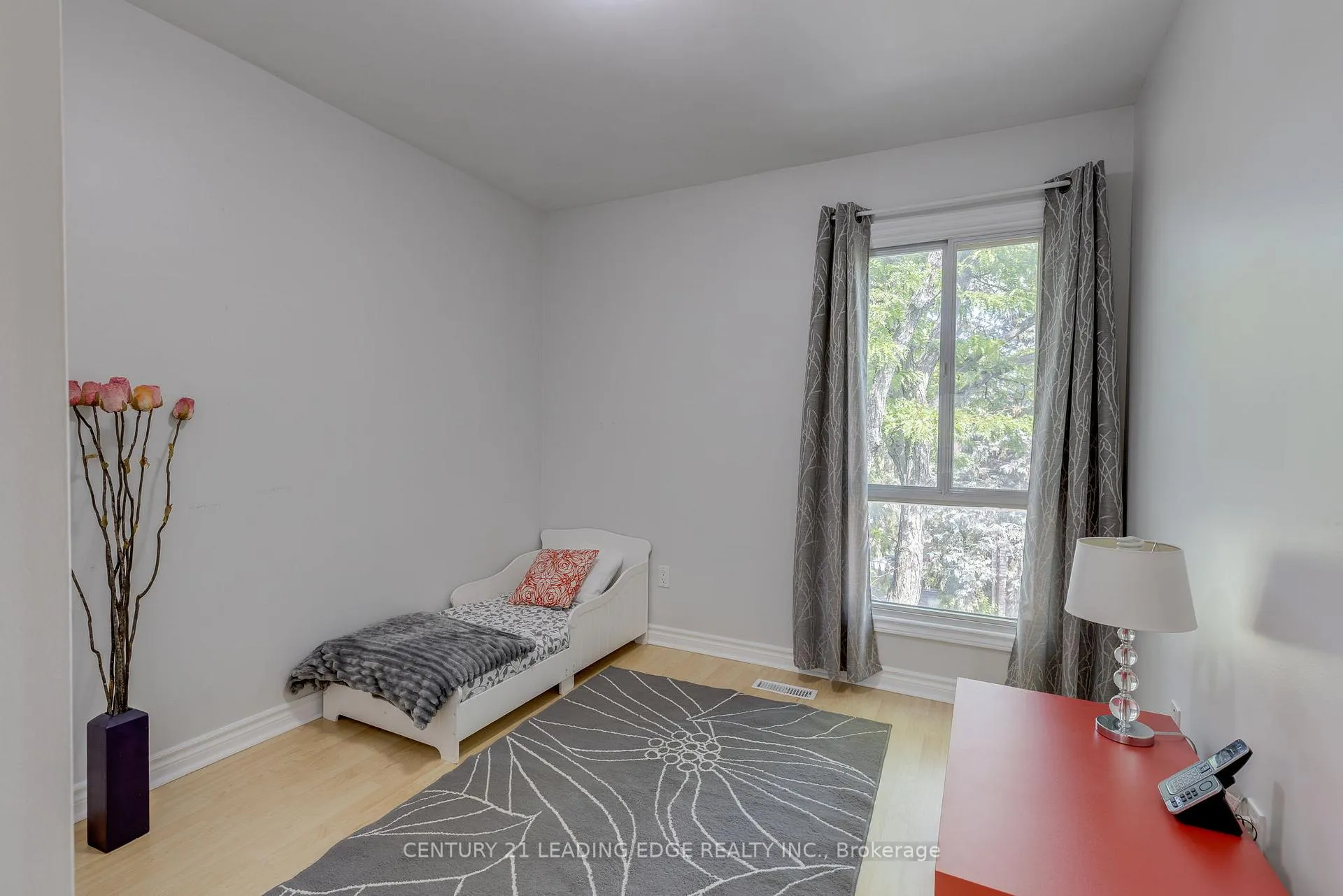 Photo 17 of 129 Poplar Crescent, Aurora, Aurora Highlands — HOMEH