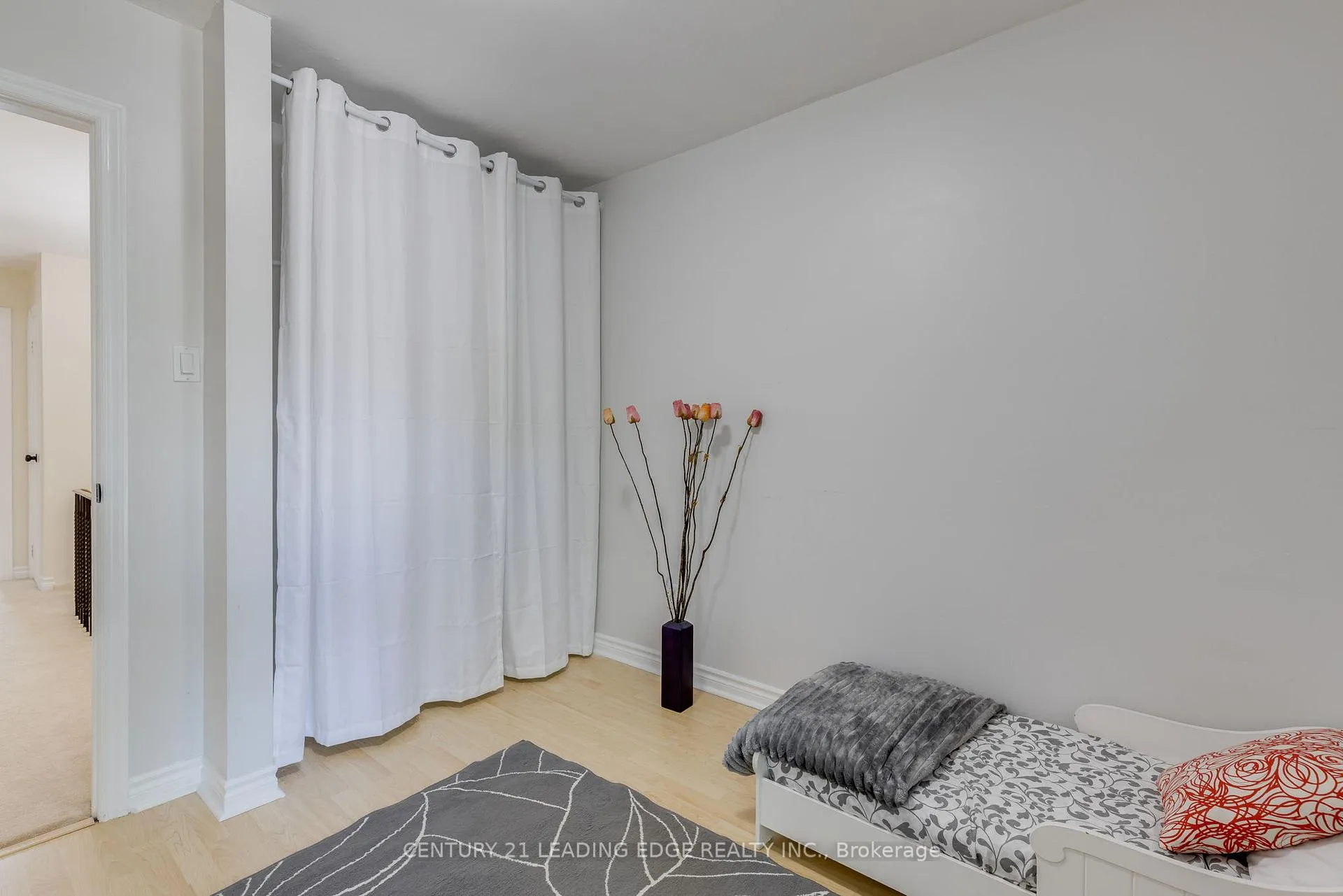 Photo 18 of 129 Poplar Crescent, Aurora, Aurora Highlands — HOMEH
