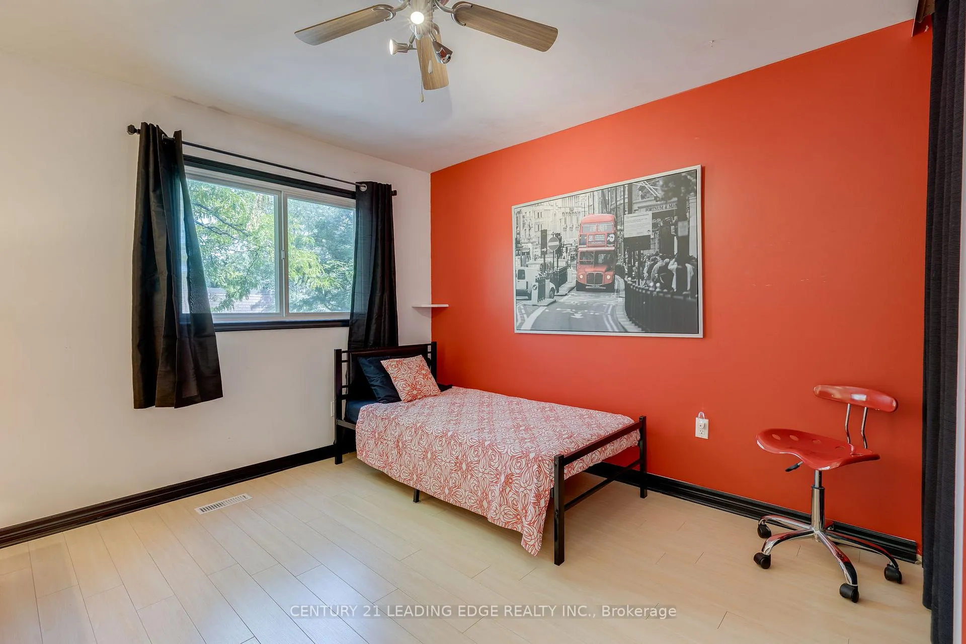 Photo 21 of 129 Poplar Crescent, Aurora, Aurora Highlands — HOMEH