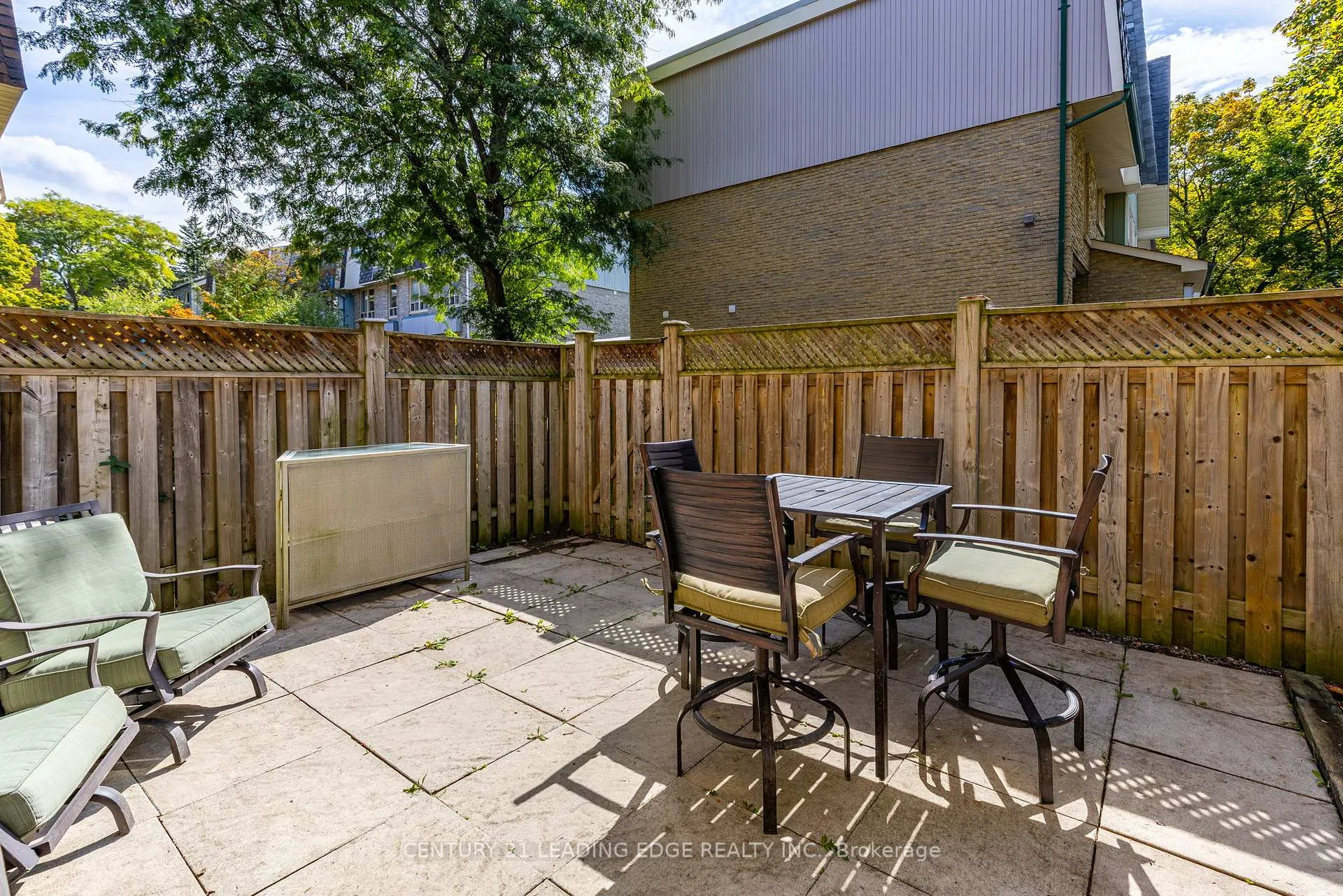 Photo 26 of 129 Poplar Crescent, Aurora, Aurora Highlands — HOMEH