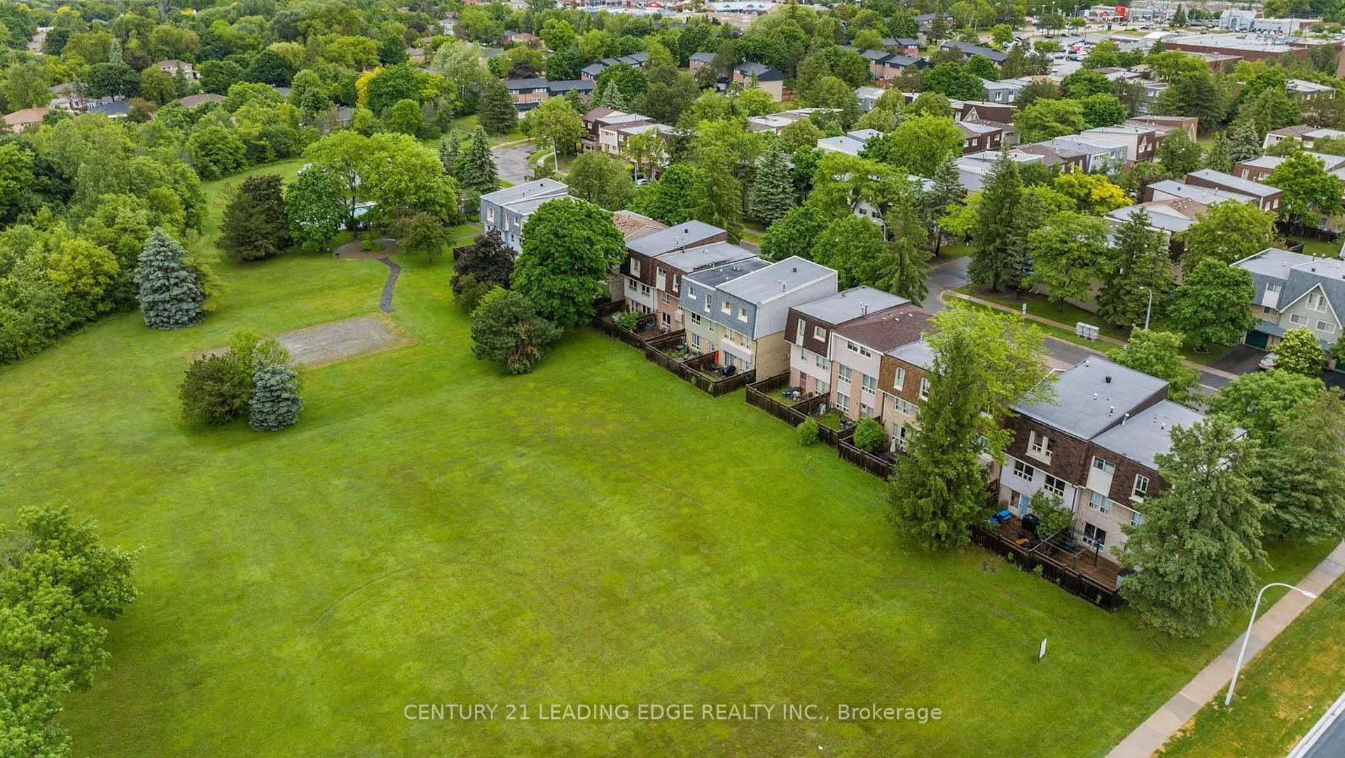 Photo 31 of 129 Poplar Crescent, Aurora, Aurora Highlands — HOMEH