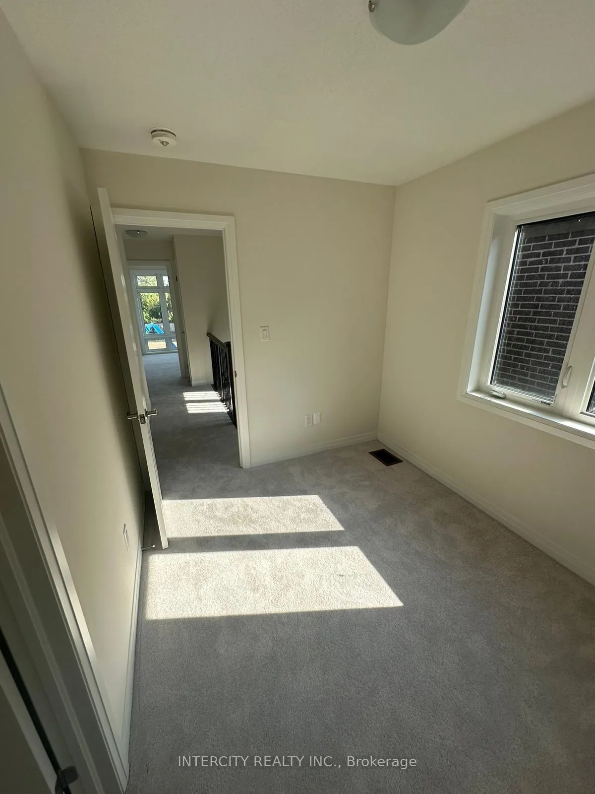Photo 8 of 23 Bluebird Lane, Barrie, Painswick South — HOMEH