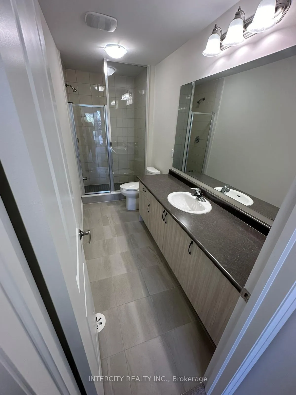 Photo 13 of 23 Bluebird Lane, Barrie, Painswick South — HOMEH