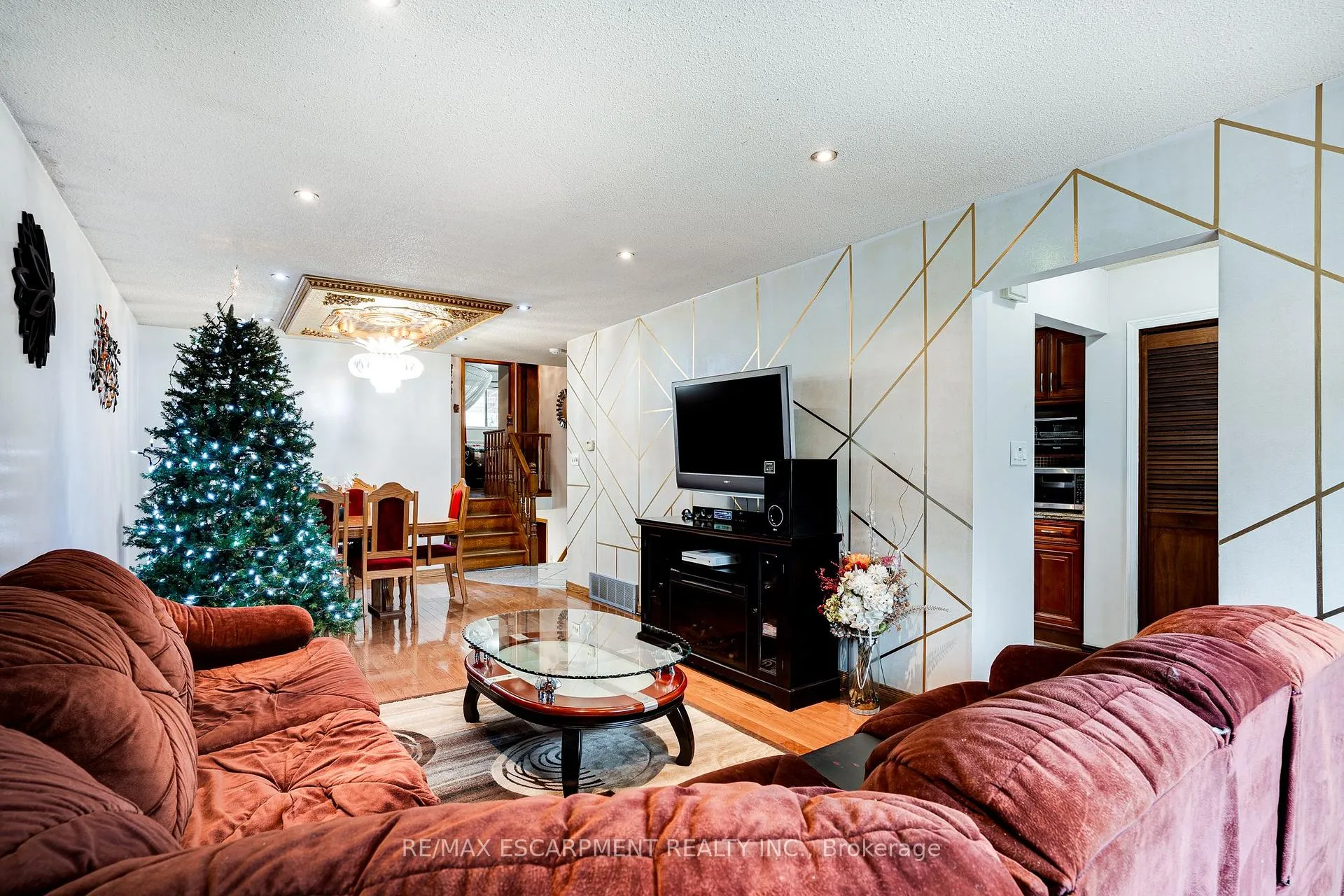 Photo 3 of 188 Clifton Downs Road, Hamilton, Gilbert — HOMEH