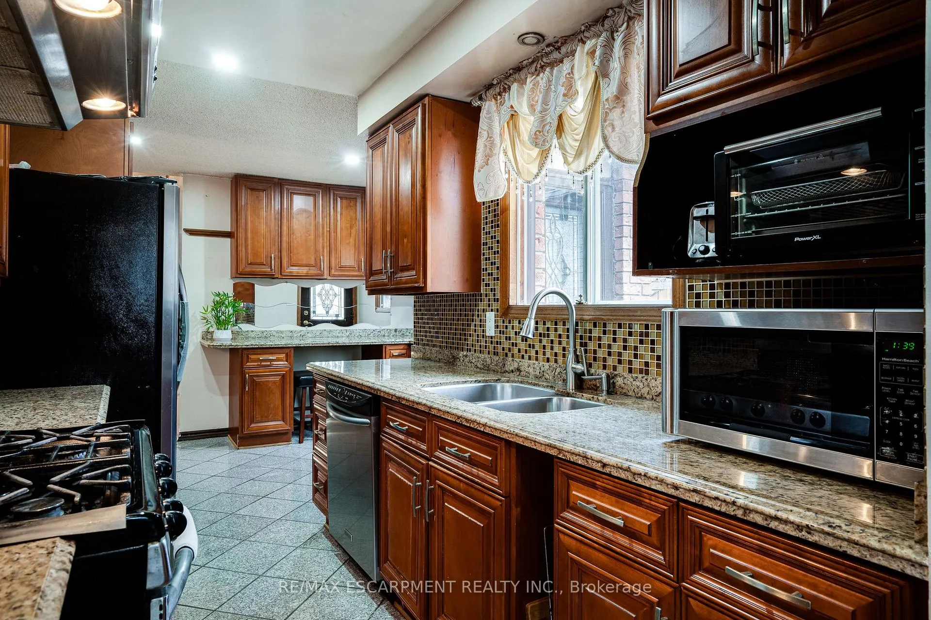 Photo 6 of 188 Clifton Downs Road, Hamilton, Gilbert — HOMEH