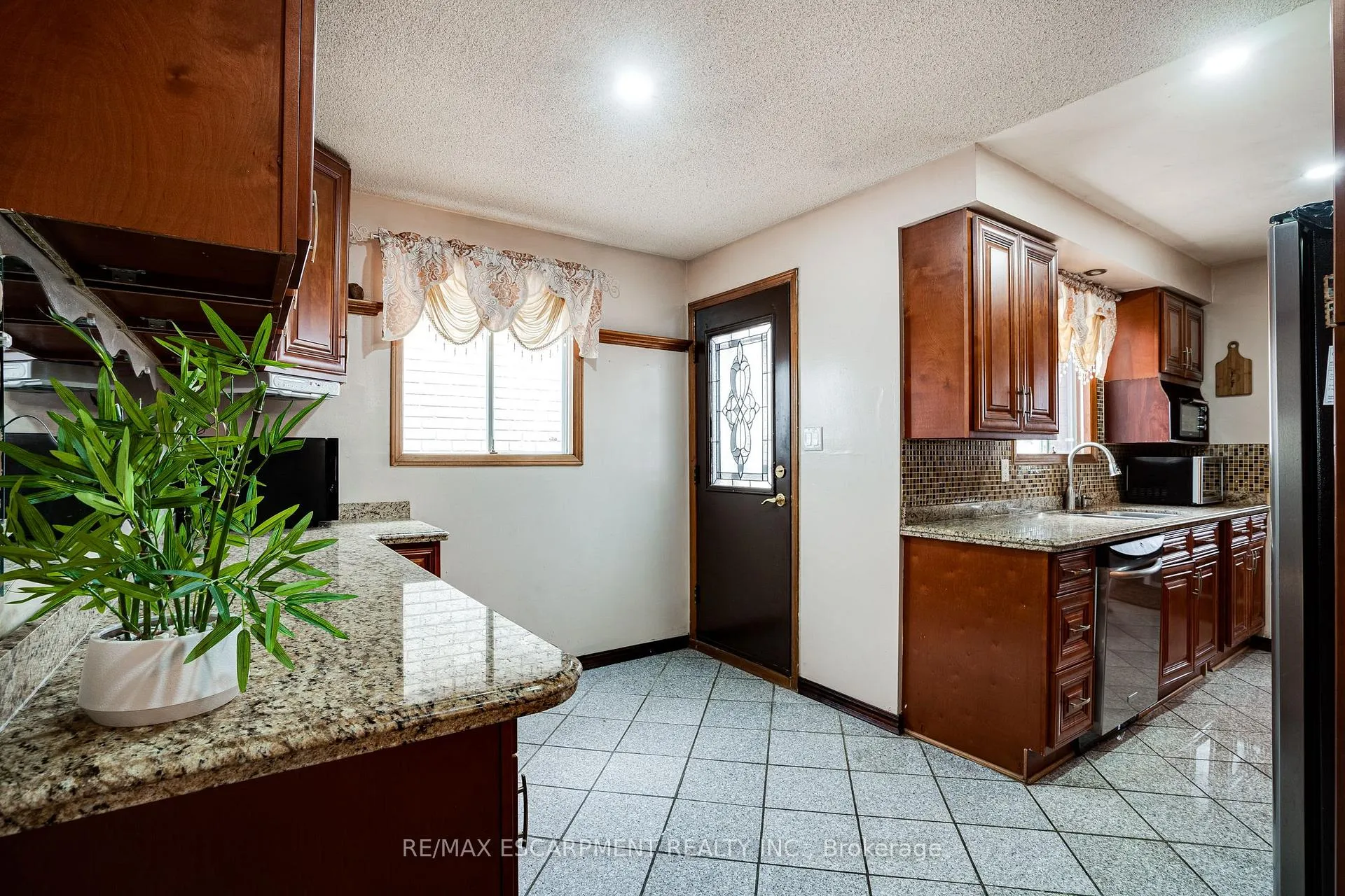 Photo 8 of 188 Clifton Downs Road, Hamilton, Gilbert — HOMEH