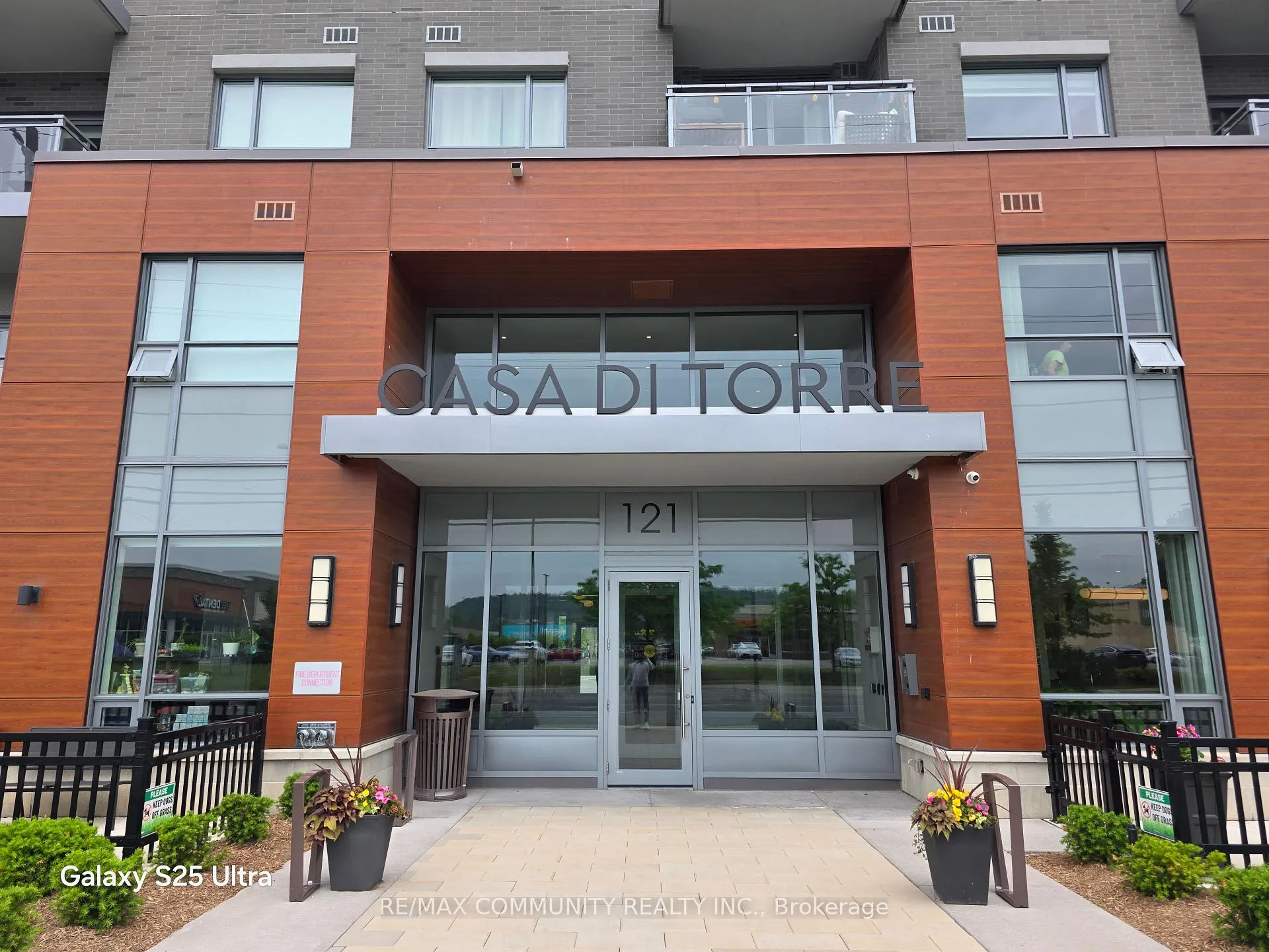 Photo 1 of Unit 419, 121 Highway 8, Hamilton, Stoney Creek — HOMEH