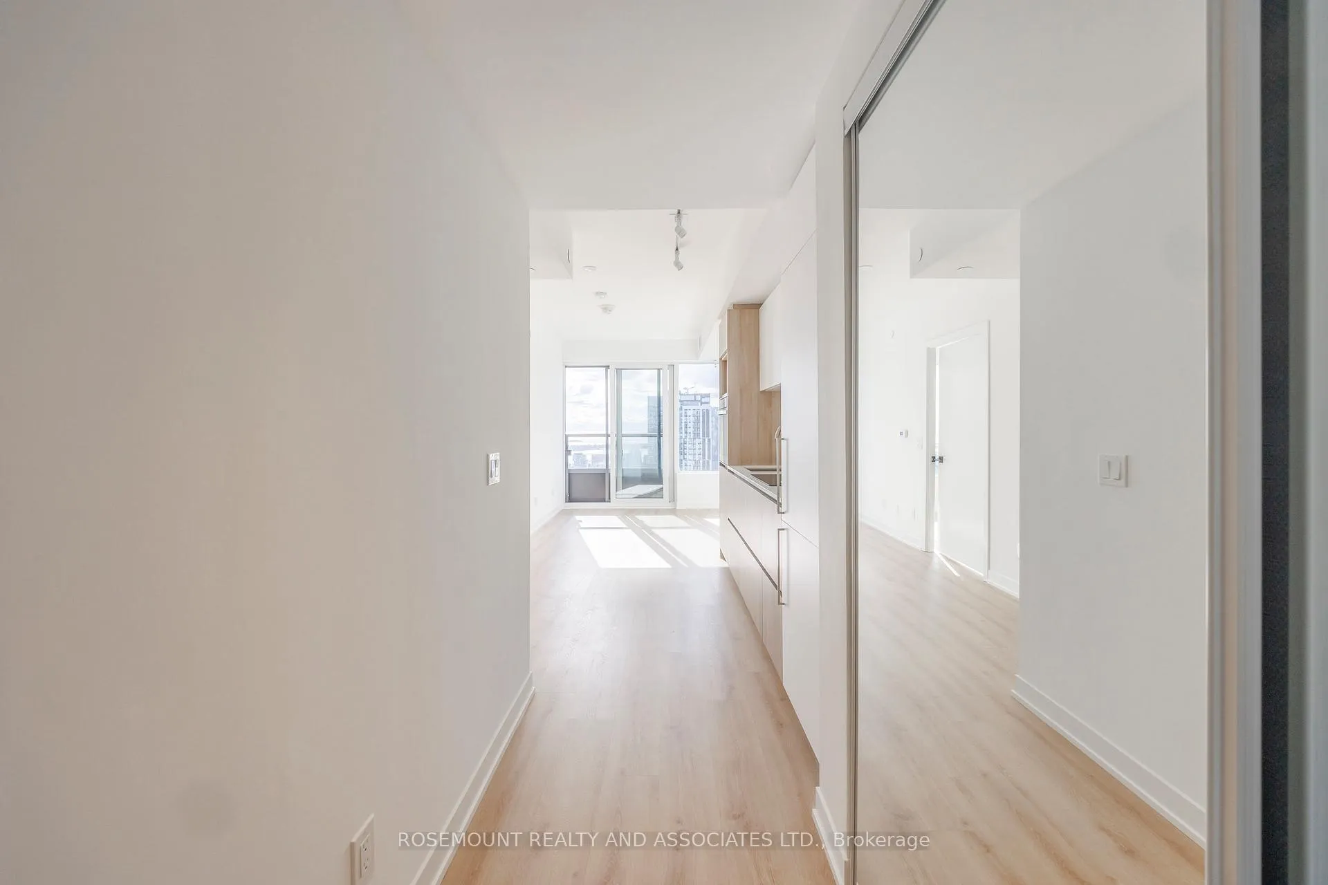Photo 5 of Unit 5016, 319 Jarvis Street, Toronto, Moss Park — HOMEH