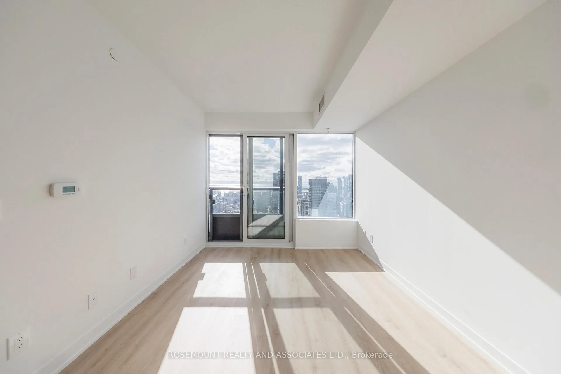 Photo 9 of Unit 5016, 319 Jarvis Street, Toronto, Moss Park — HOMEH