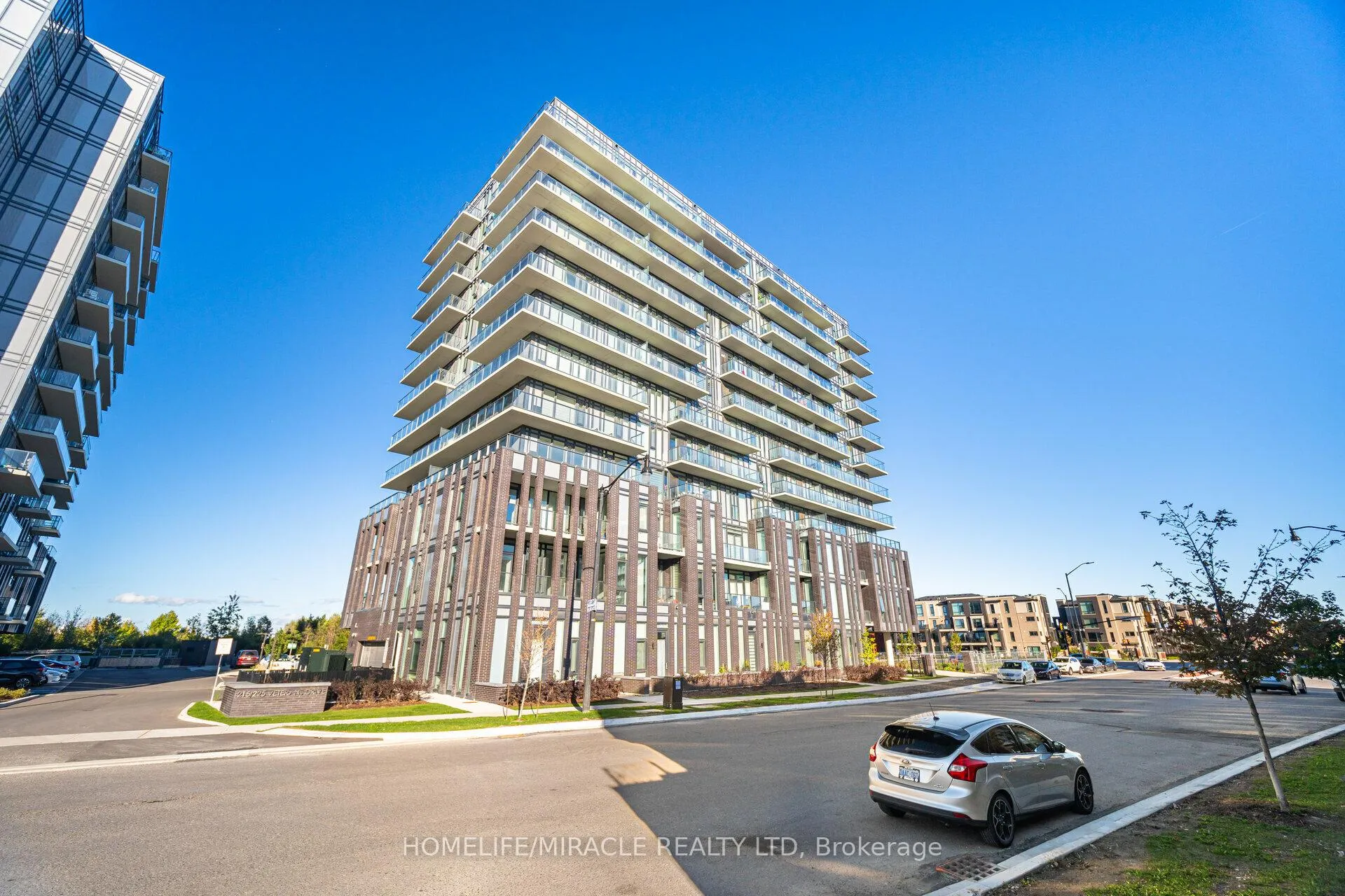 Front of Unit 811, 215 Veterans Drive W