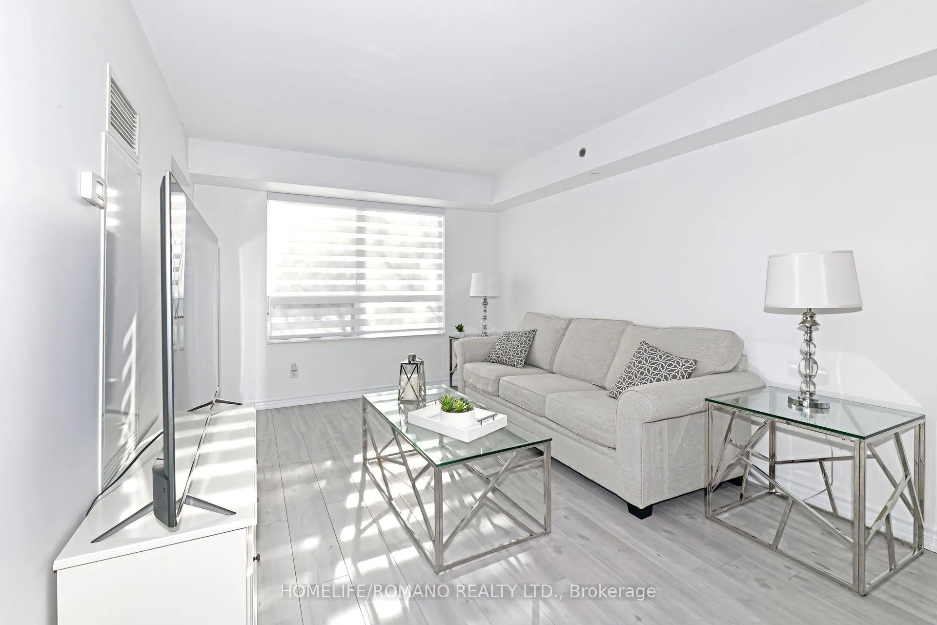 Photo 3 of Unit 427, 35 Saranac Boulevard, Toronto, Englemount-Lawrence — HOMEH