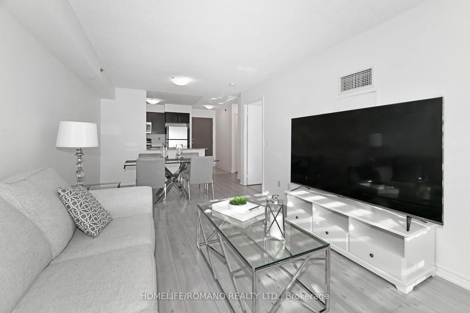Photo 5 of Unit 427, 35 Saranac Boulevard, Toronto, Englemount-Lawrence — HOMEH