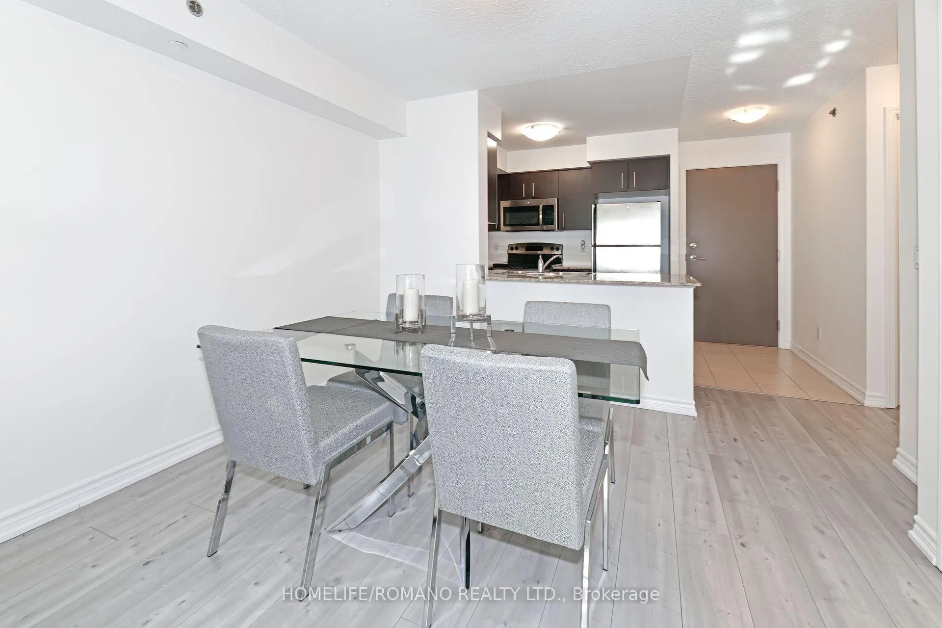Photo 6 of Unit 427, 35 Saranac Boulevard, Toronto, Englemount-Lawrence — HOMEH