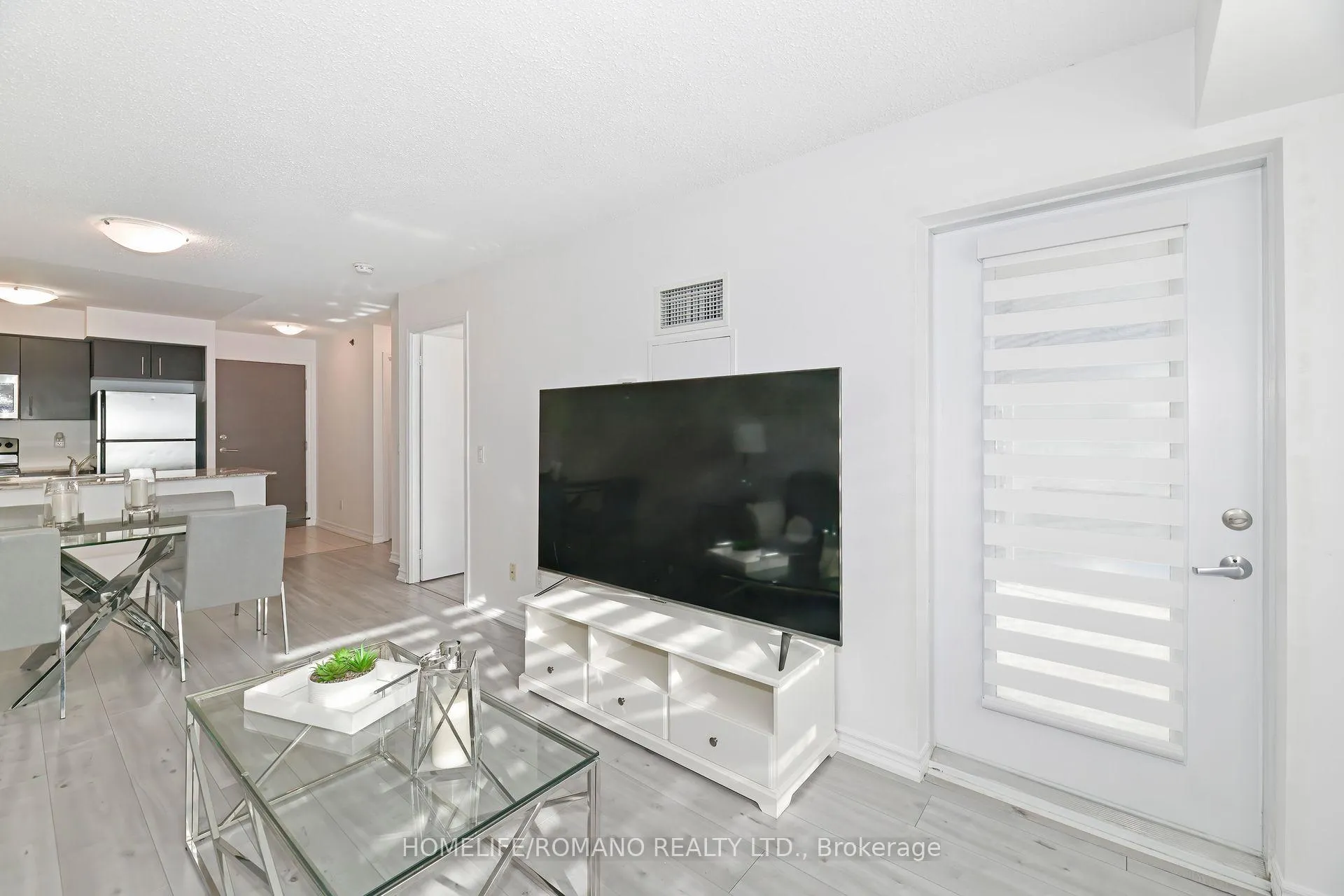 Photo 7 of Unit 427, 35 Saranac Boulevard, Toronto, Englemount-Lawrence — HOMEH