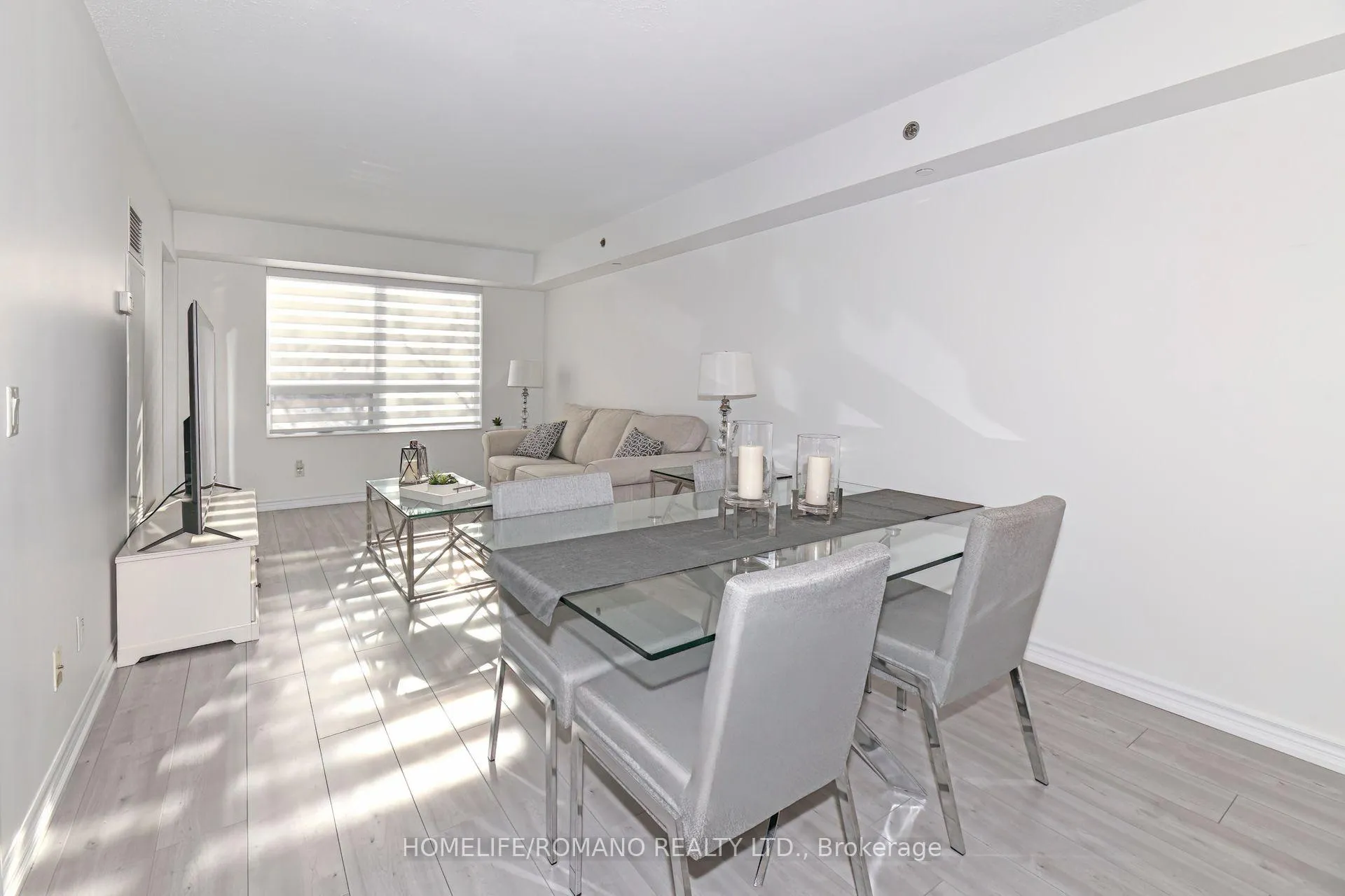 Photo 8 of Unit 427, 35 Saranac Boulevard, Toronto, Englemount-Lawrence — HOMEH