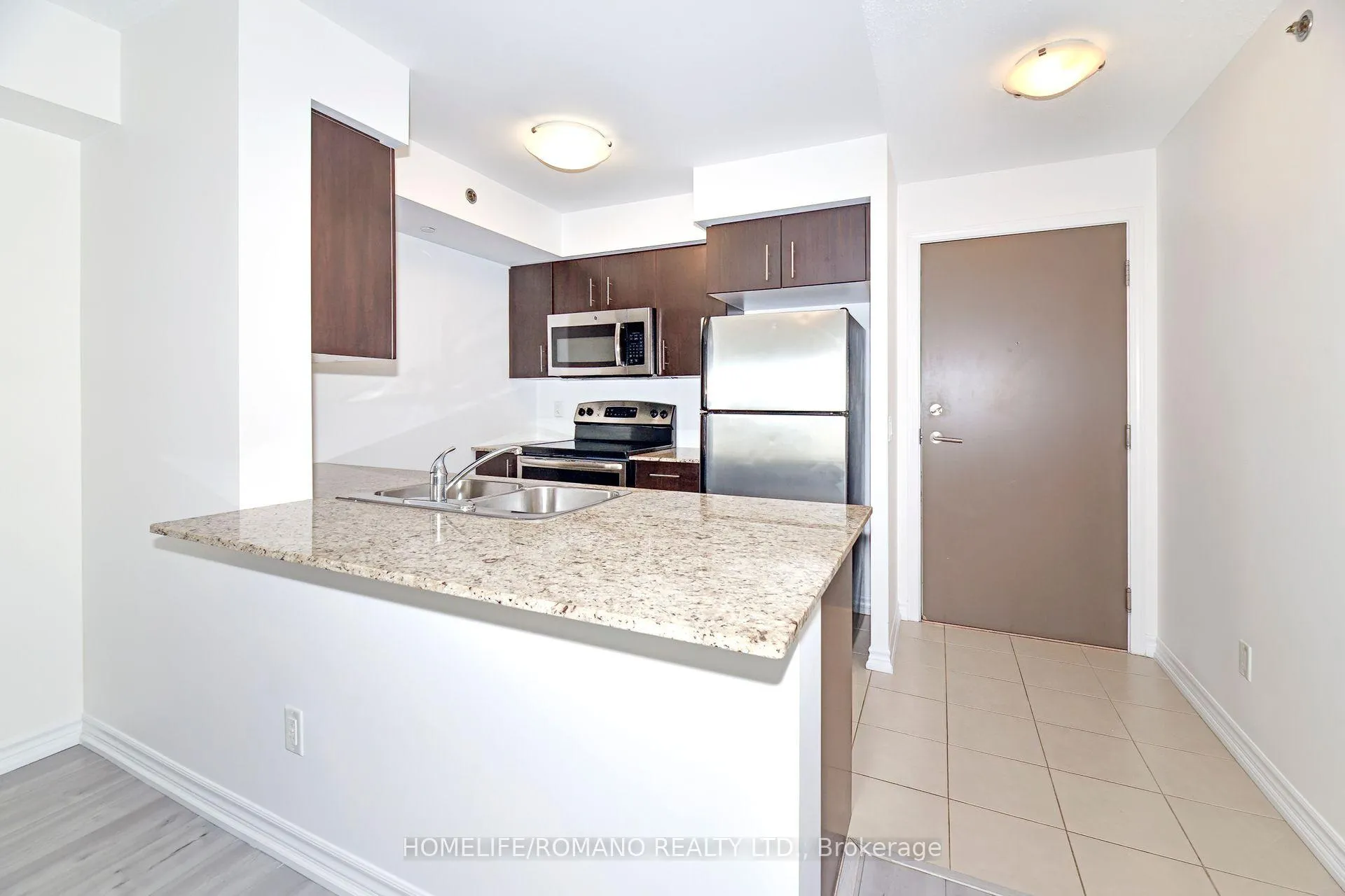 Photo 10 of Unit 427, 35 Saranac Boulevard, Toronto, Englemount-Lawrence — HOMEH