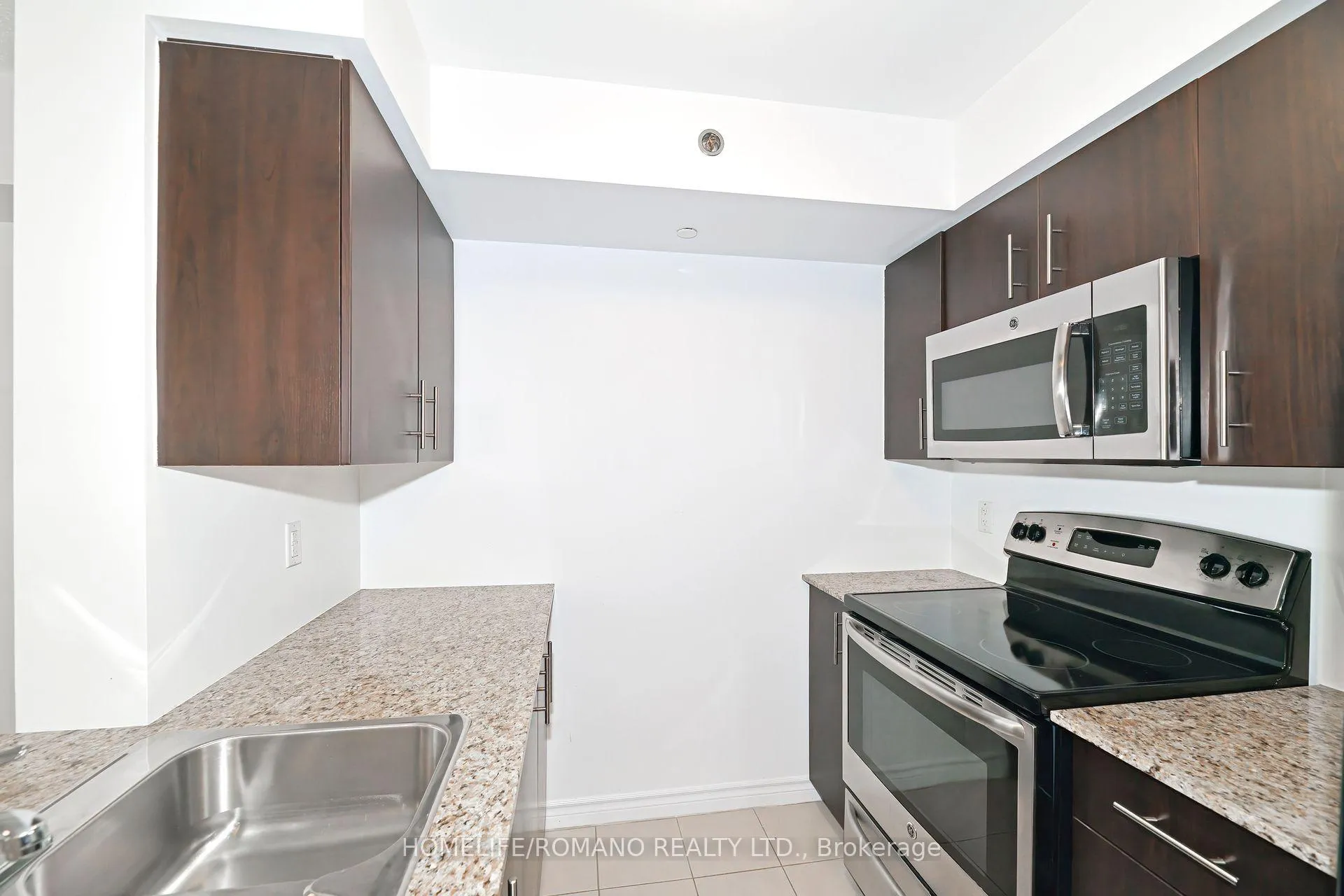 Photo 11 of Unit 427, 35 Saranac Boulevard, Toronto, Englemount-Lawrence — HOMEH