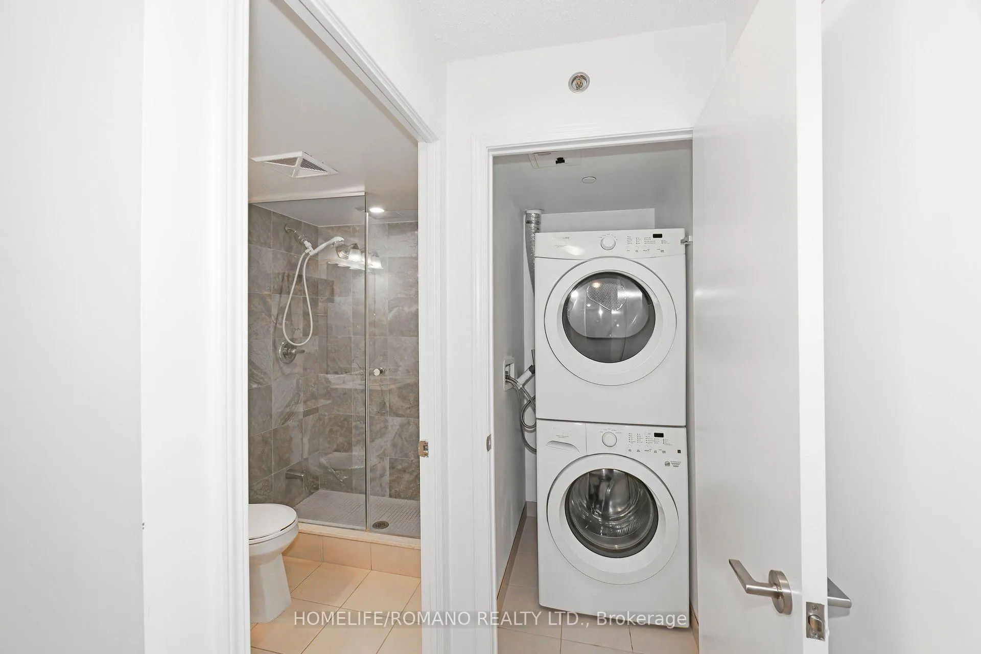 Photo 15 of Unit 427, 35 Saranac Boulevard, Toronto, Englemount-Lawrence — HOMEH