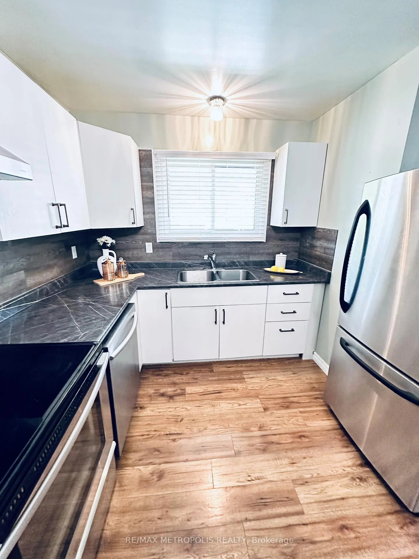 Photo 6 of Unit 2, 2994 Meadowbrook Lane, Windsor — HOMEH