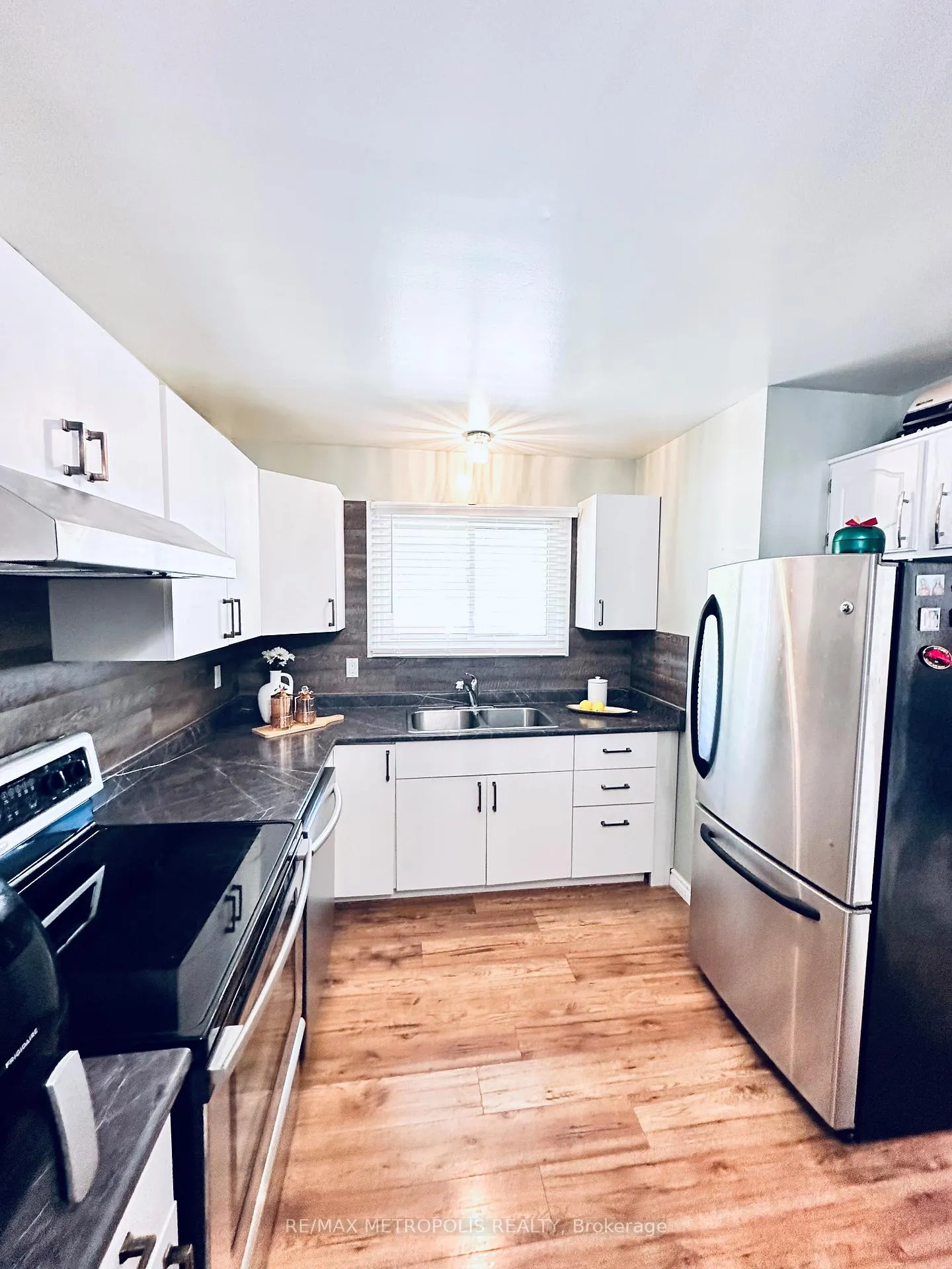 Photo 7 of Unit 2, 2994 Meadowbrook Lane, Windsor — HOMEH