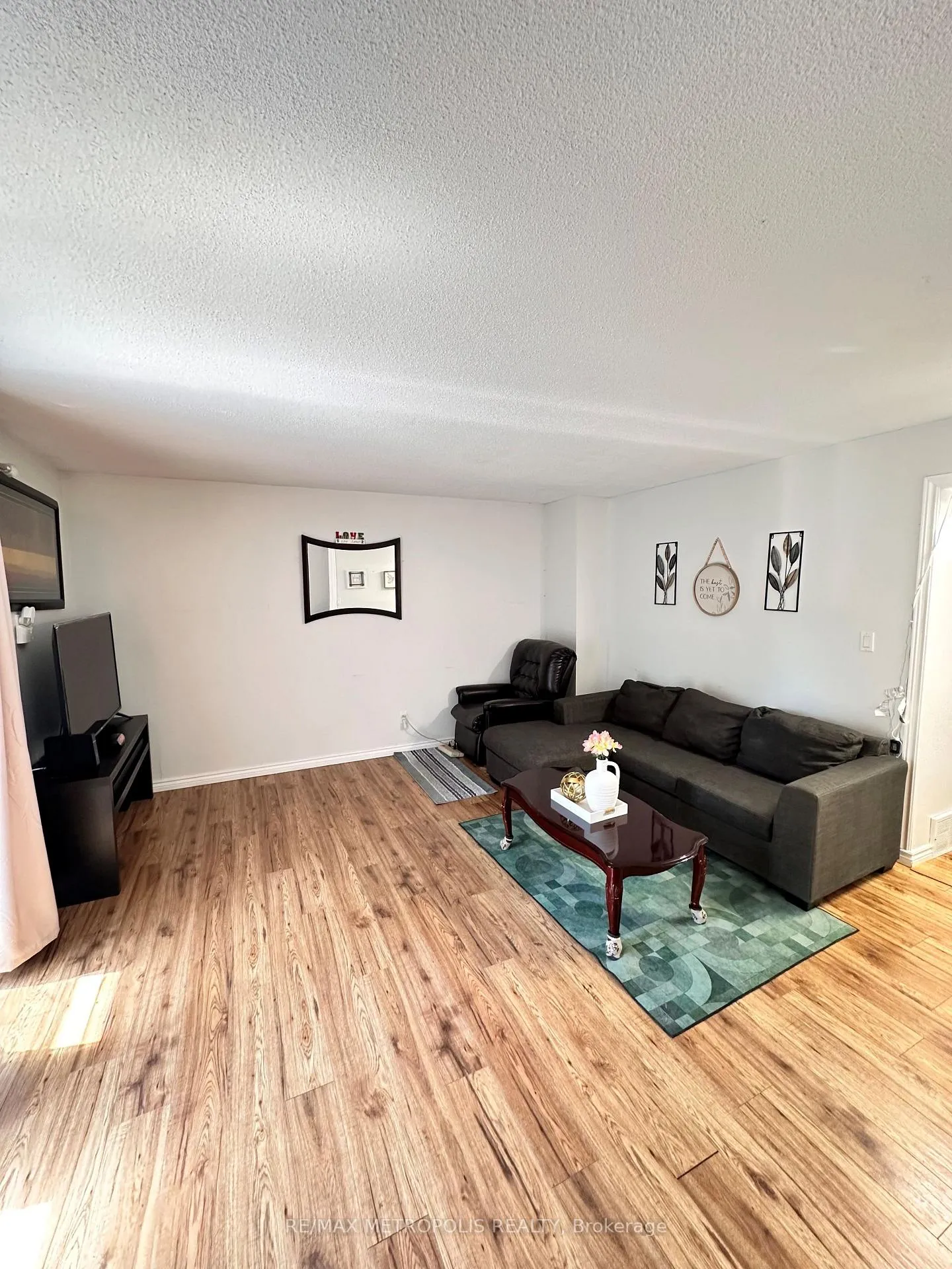 Photo 10 of Unit 2, 2994 Meadowbrook Lane, Windsor — HOMEH