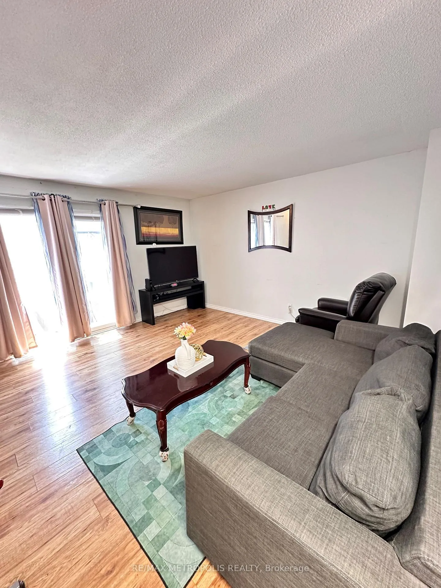 Photo 11 of Unit 2, 2994 Meadowbrook Lane, Windsor — HOMEH