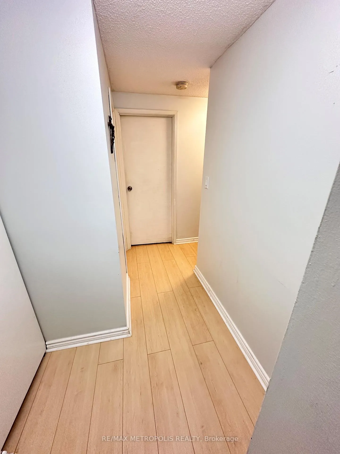 Photo 23 of Unit 2, 2994 Meadowbrook Lane, Windsor — HOMEH