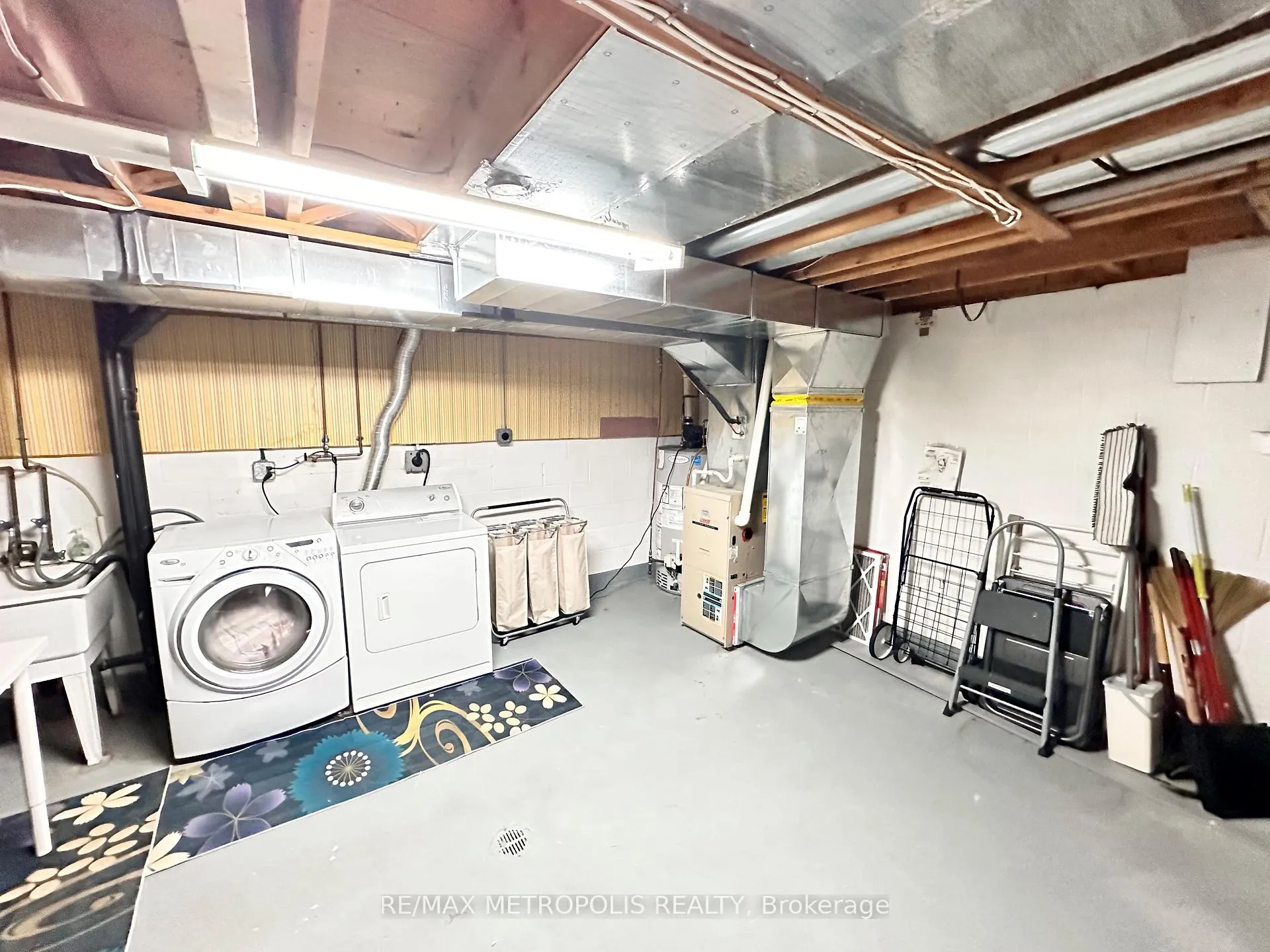 Photo 32 of Unit 2, 2994 Meadowbrook Lane, Windsor — HOMEH